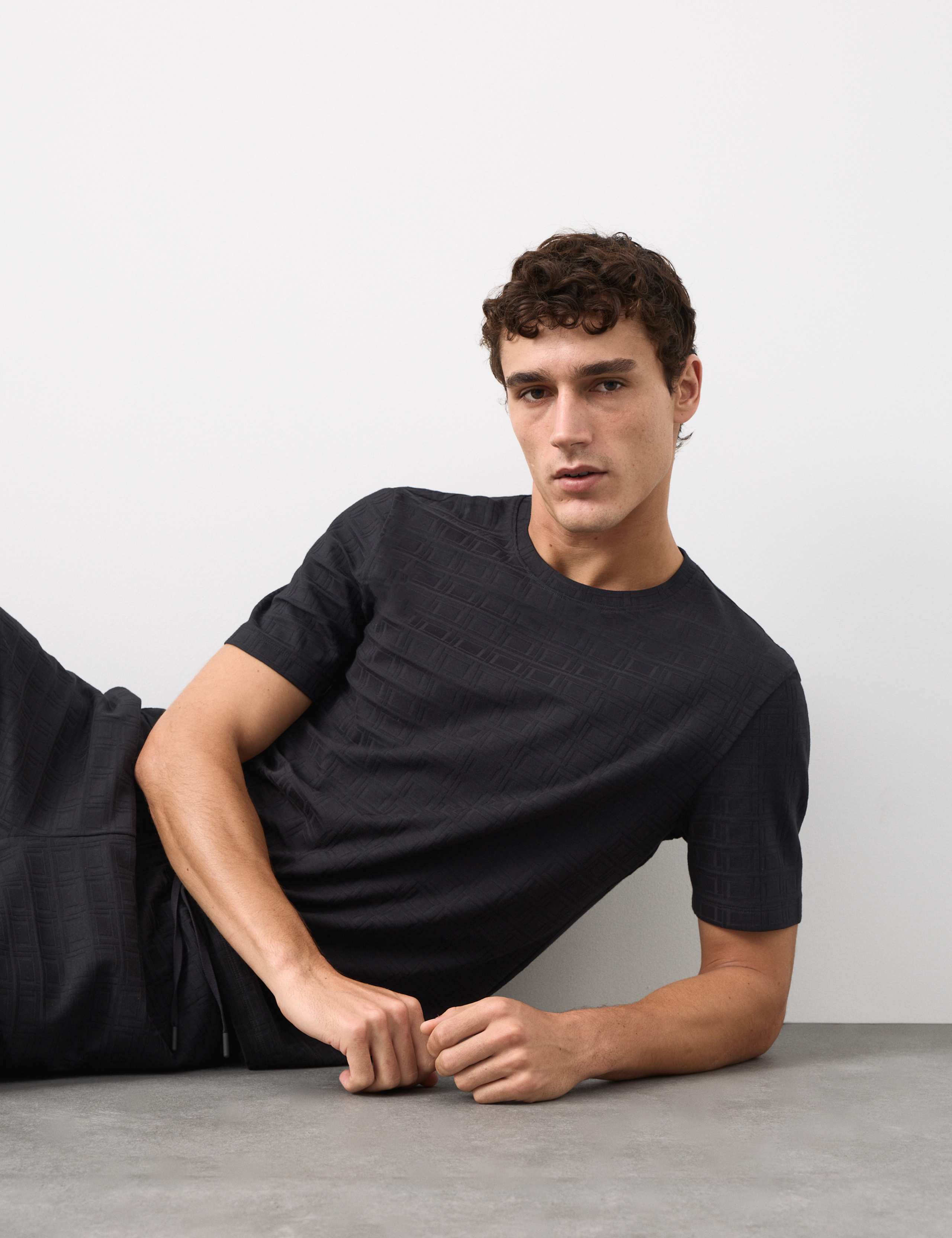 Supima® CottonRich Stretch Jacquard T Shirt 5 of 6