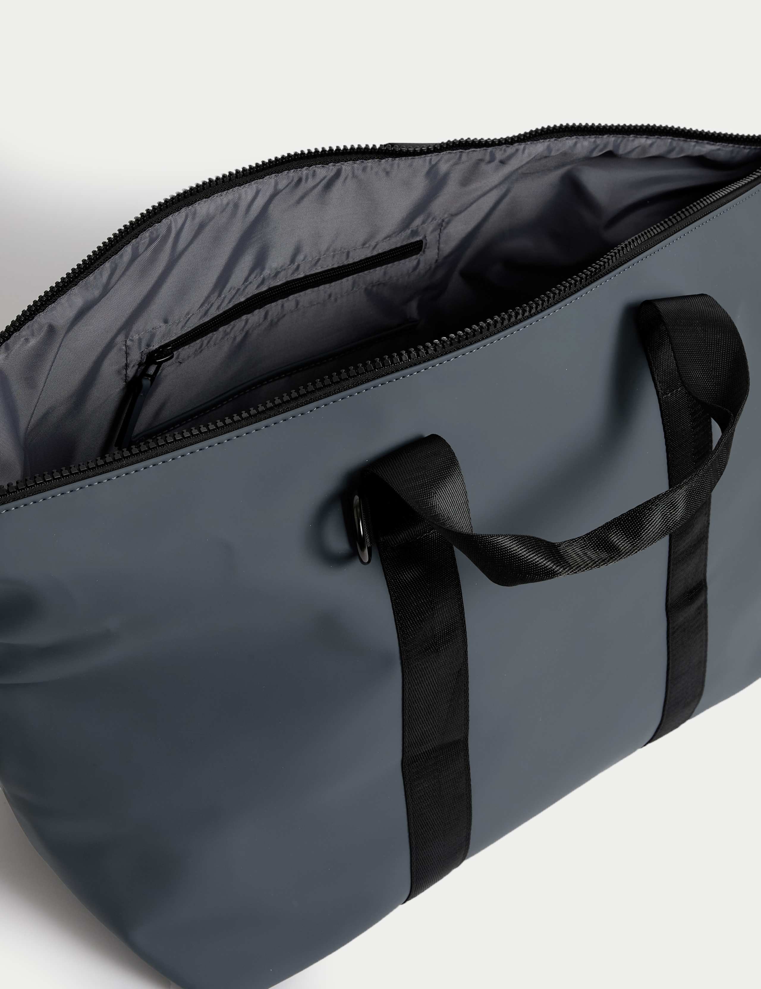 Rubberised Weekend Bag 4 of 4