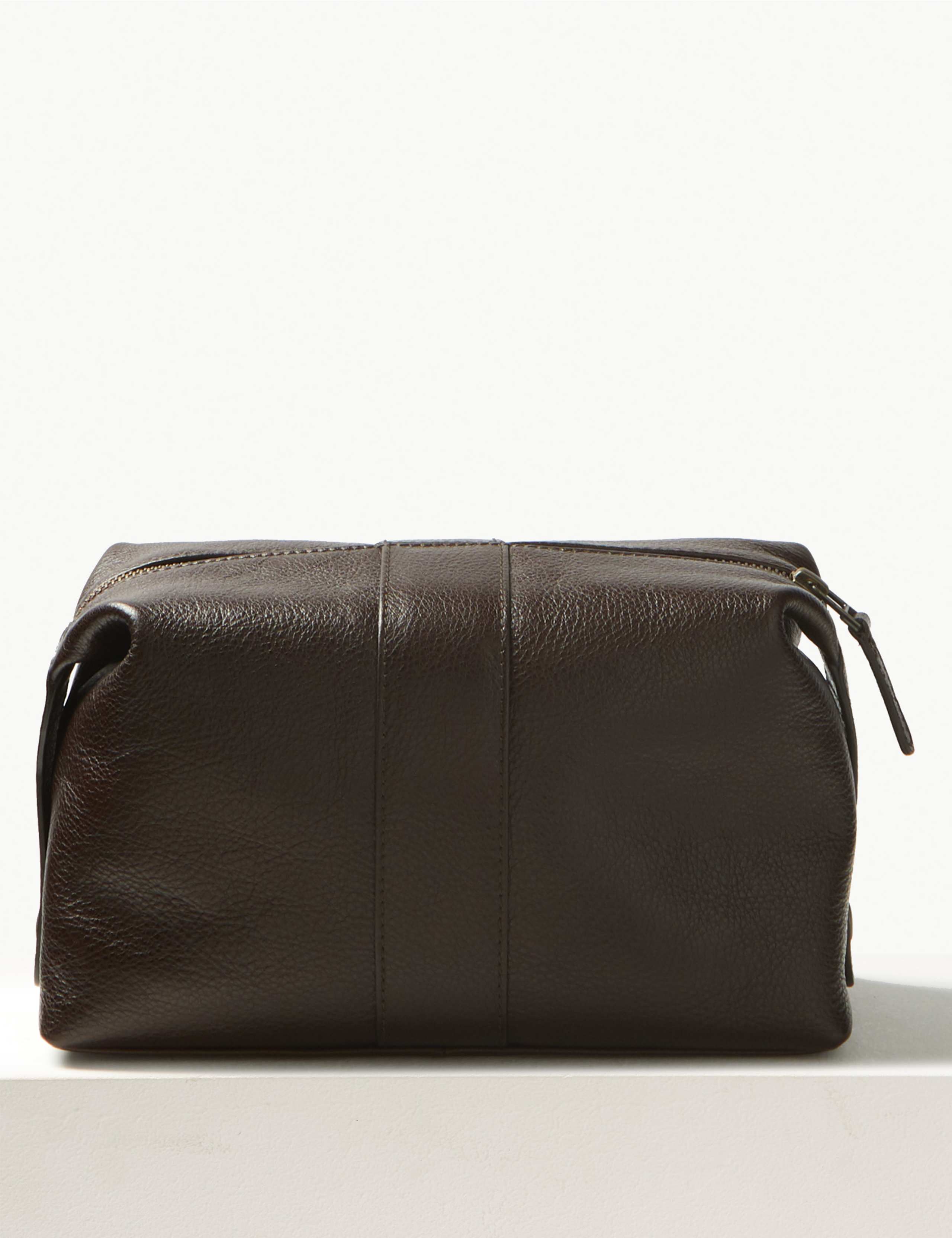 Casual Leather Washbag 4 of 6