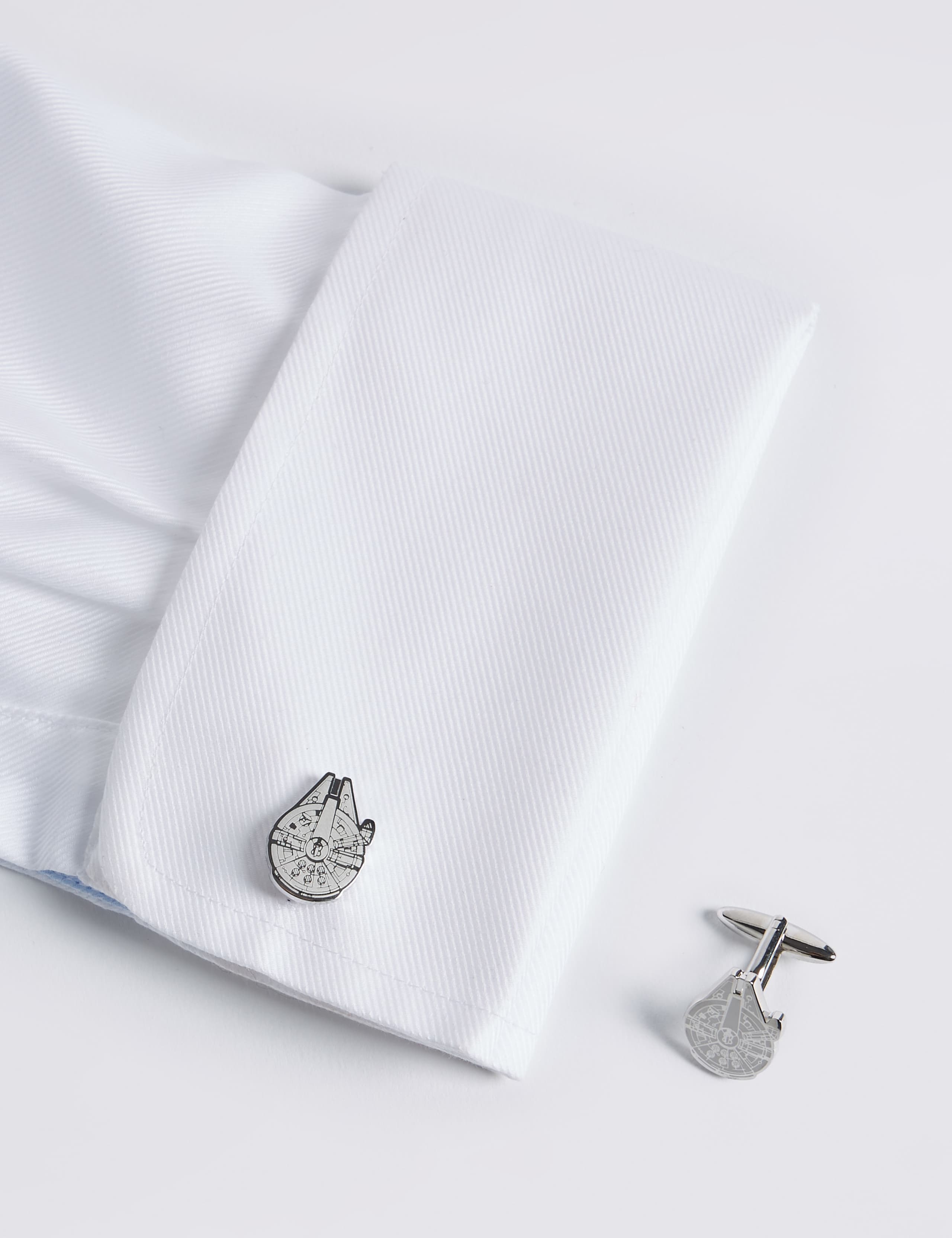 Star Wars™ Millenium Falcon Cufflinks 2 of 3
