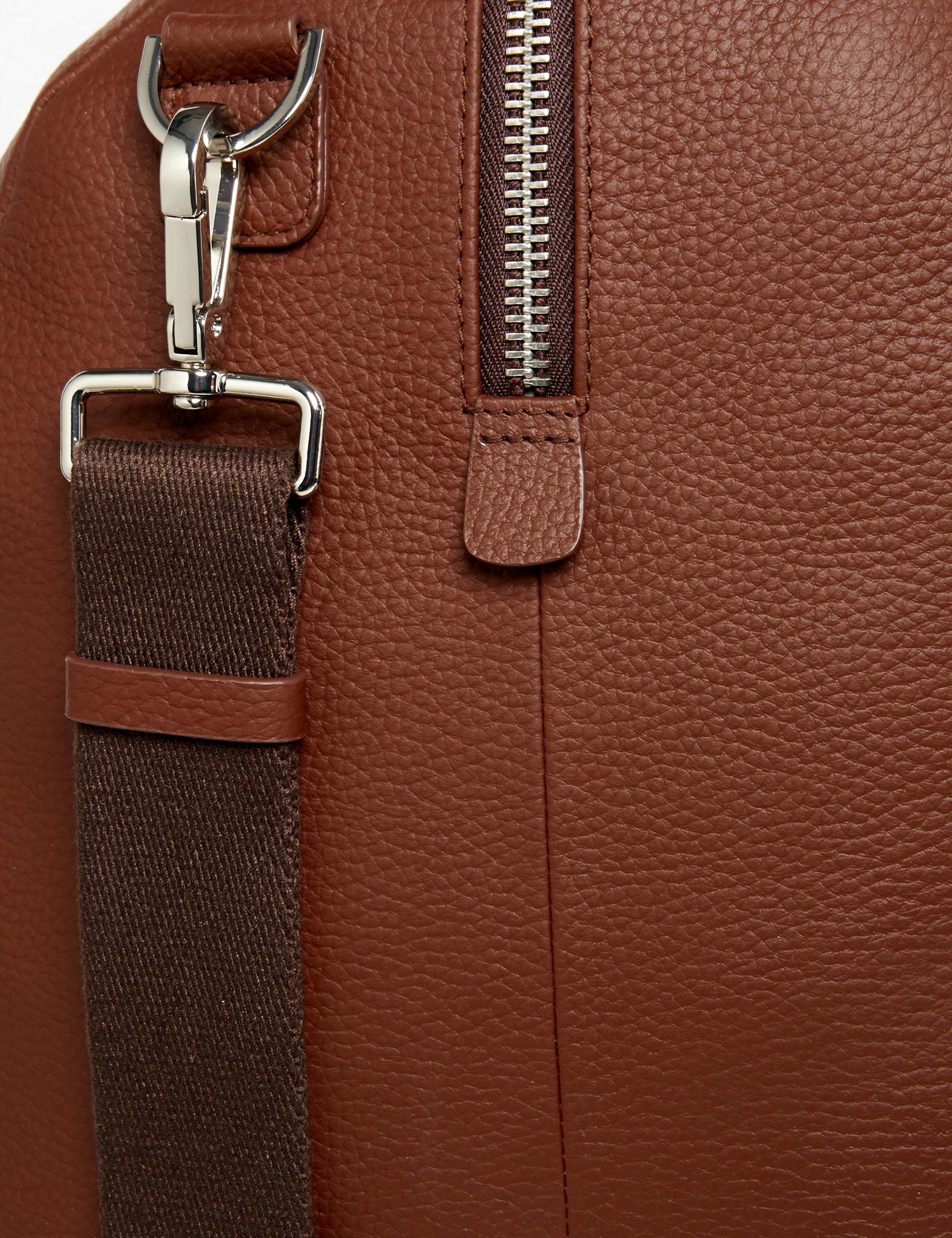 Leather Weekend Bag 6 of 8