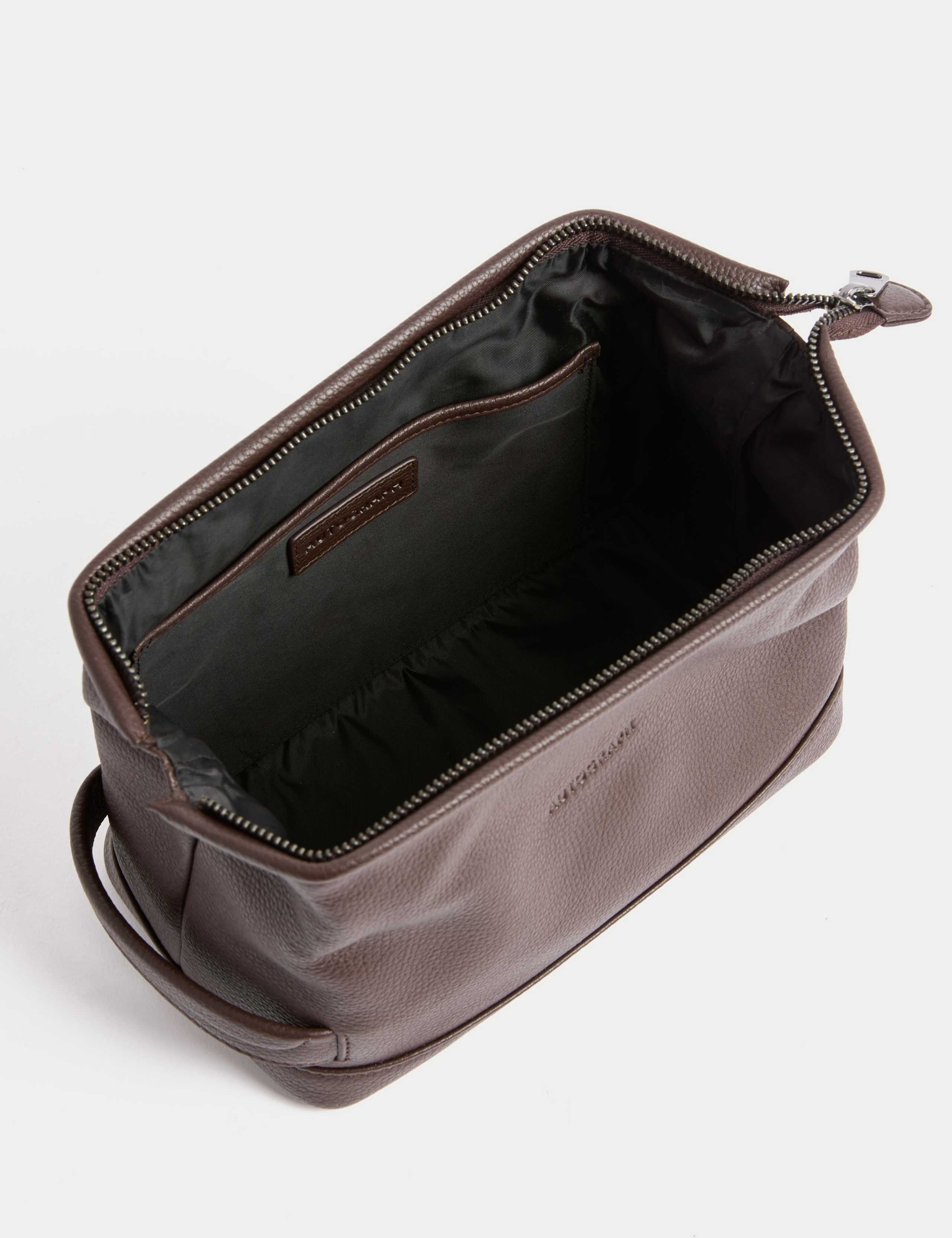 Leather Pebble Grain Washbag 2 of 3