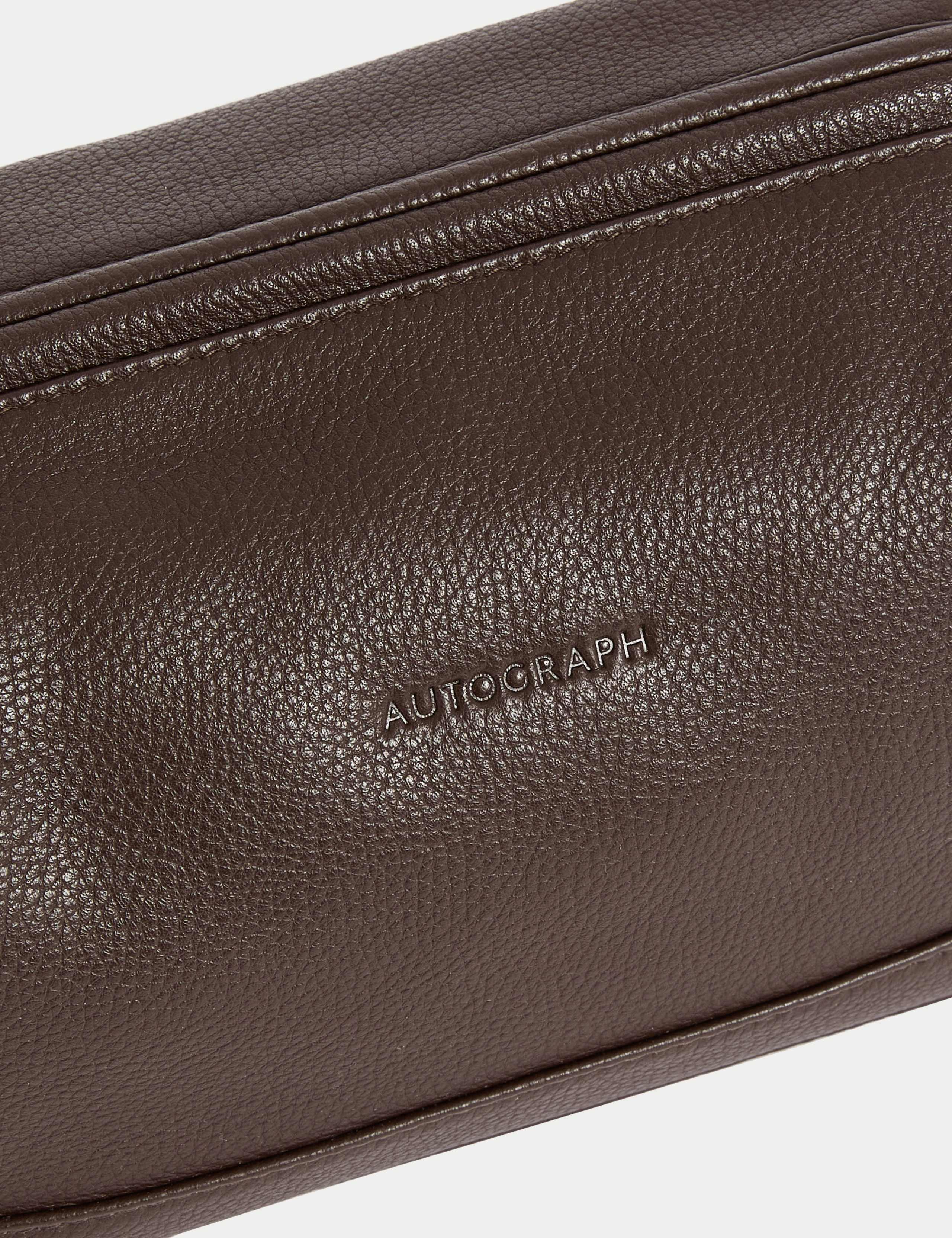 Leather Pebble Grain Washbag 3 of 3
