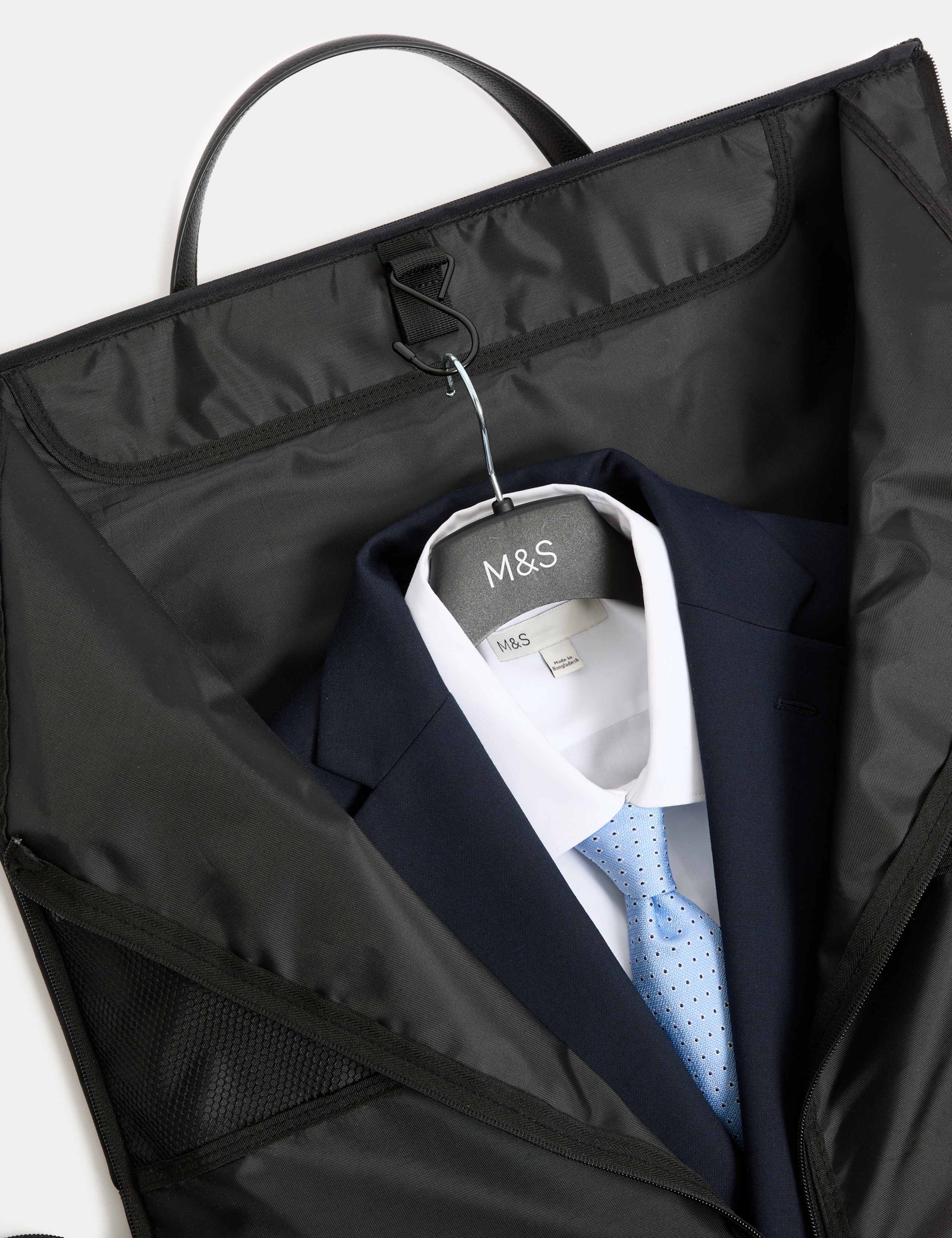 Weekend Performance Holdall Bag 4 of 7