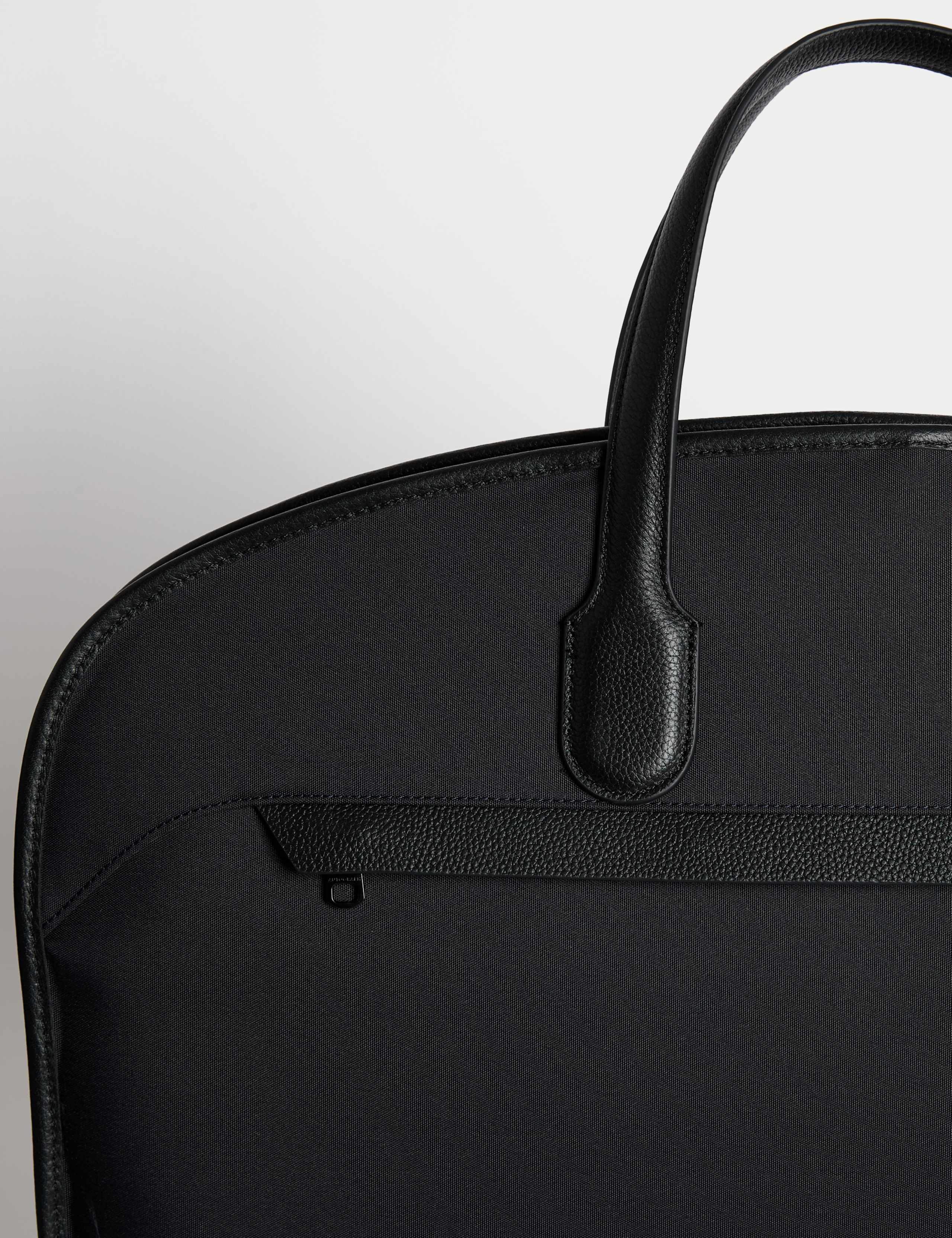 Performance Suitcarrier 4 of 5