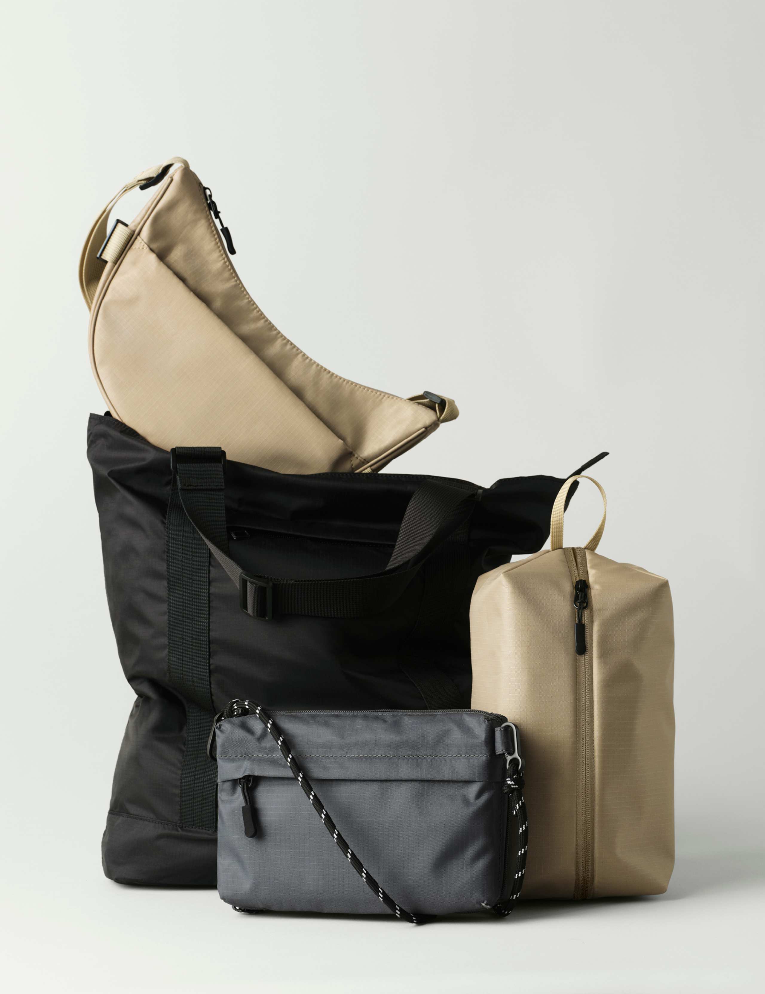 Cross Body Travel Organiser Bag 7 of 7
