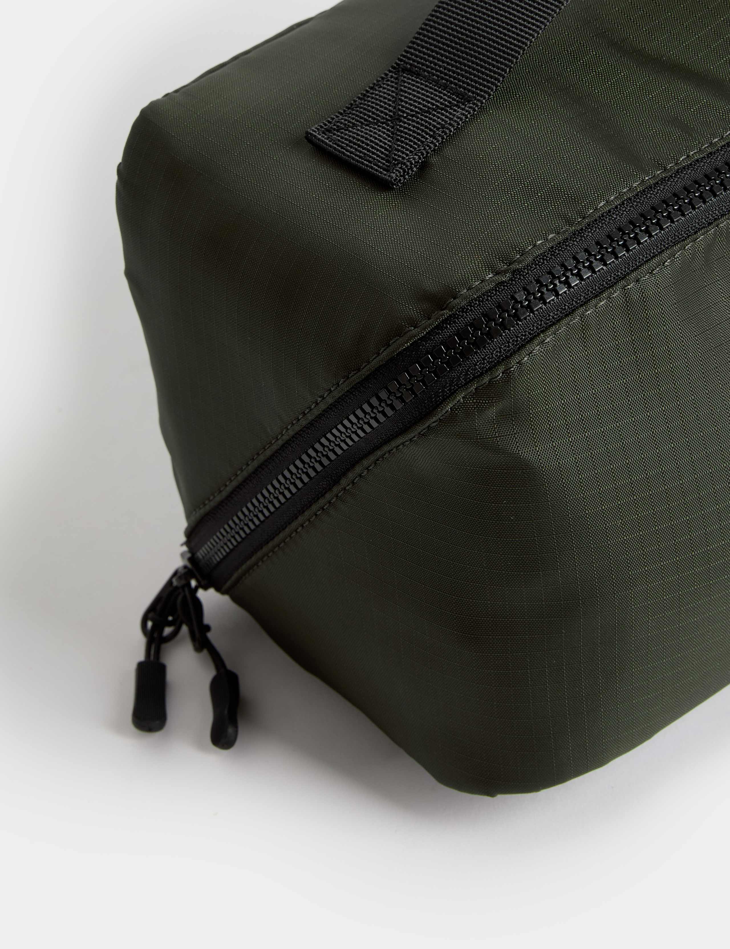 Stormwear™ Washbag 2 of 5