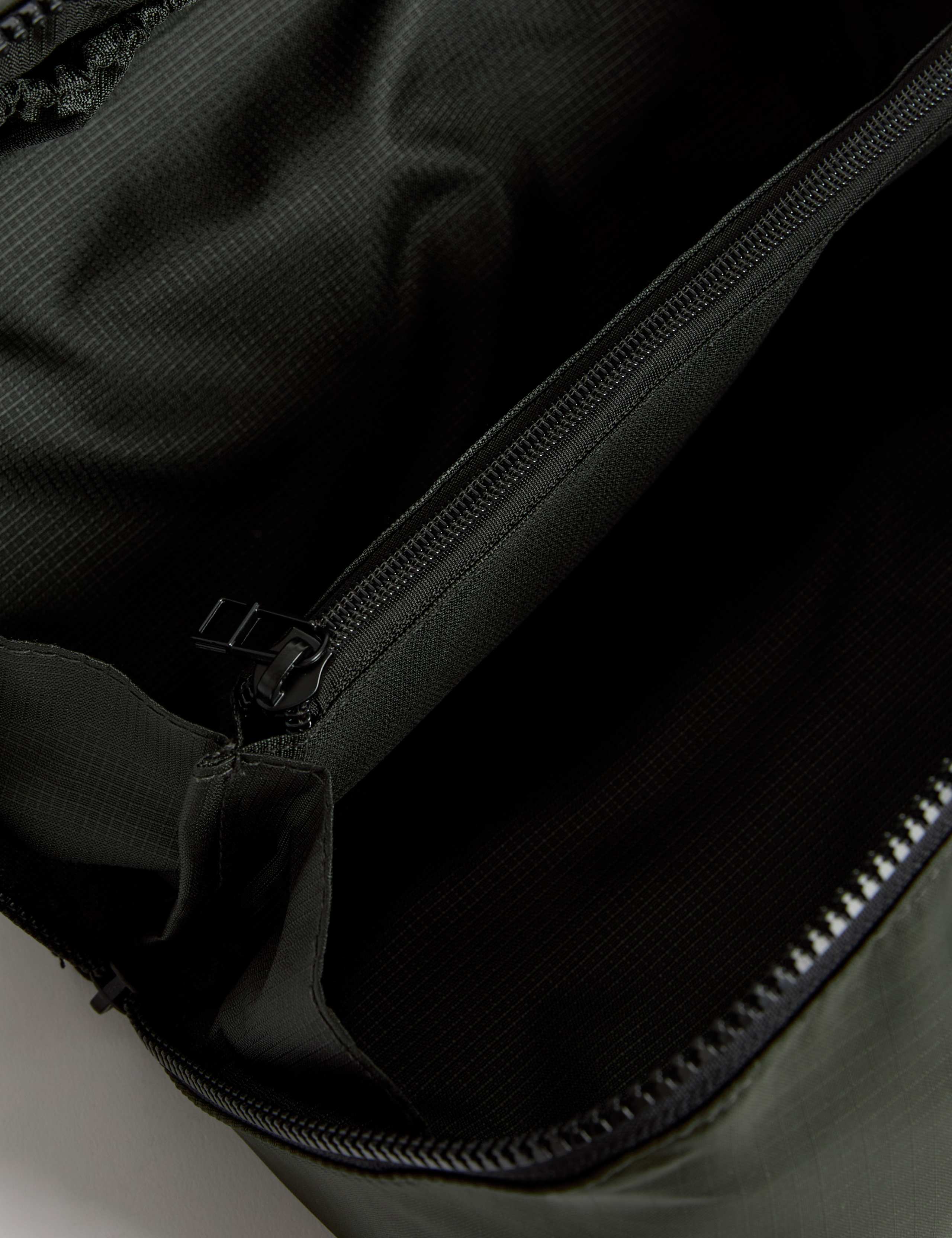 Stormwear™ Washbag 4 of 5