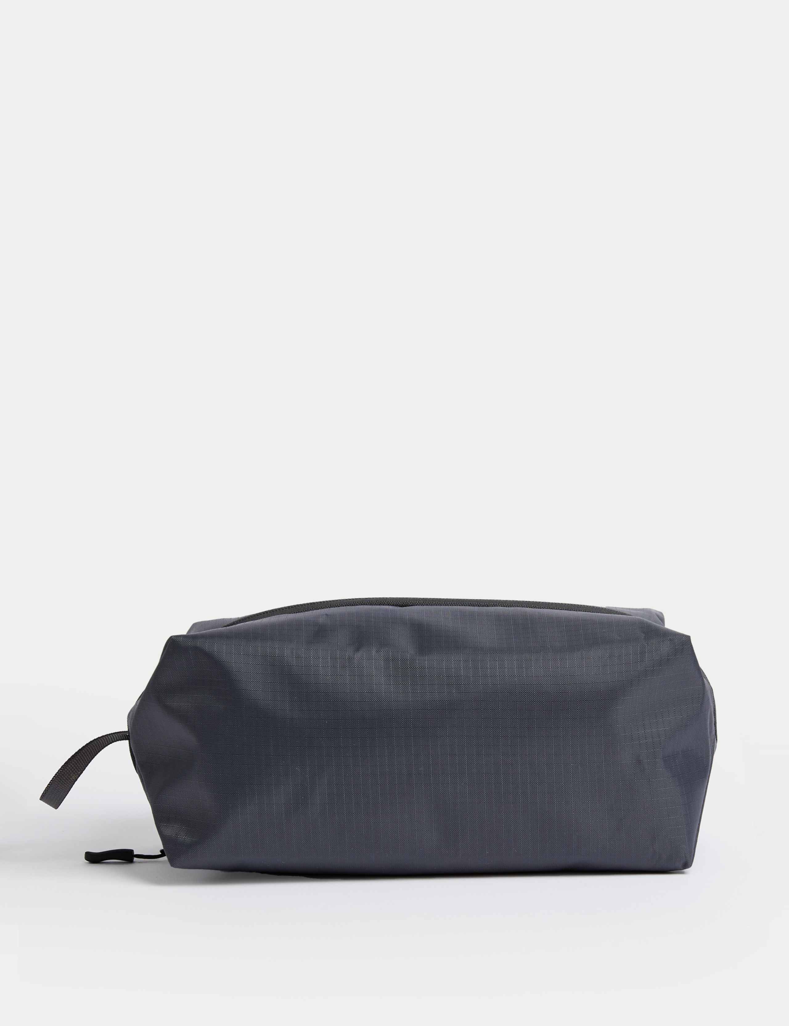 Washbag 1 of 4