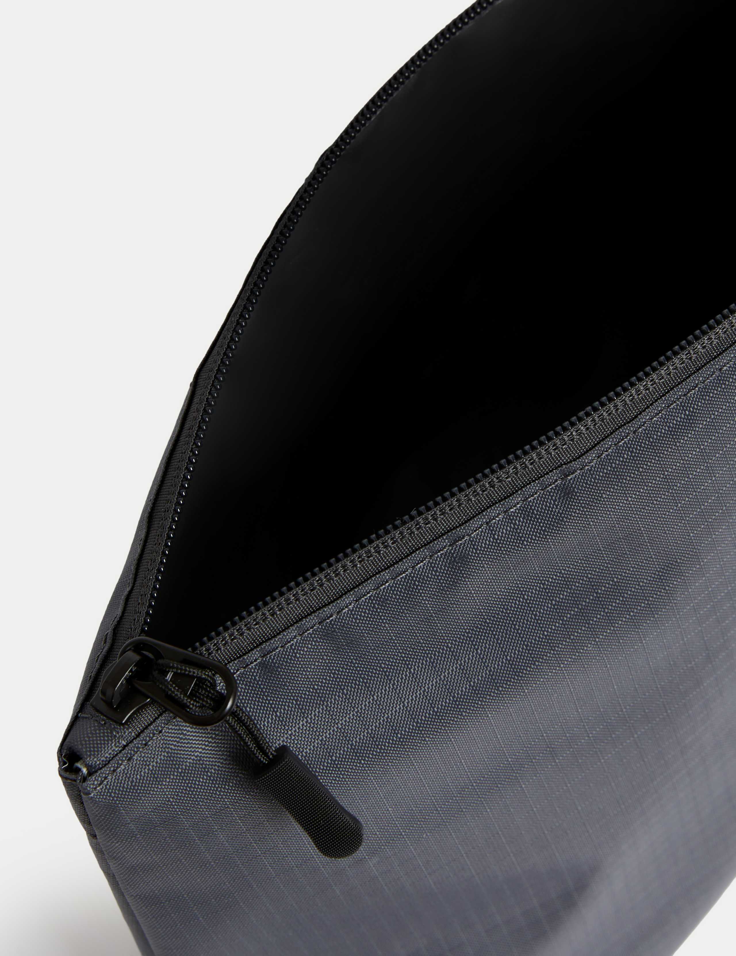 3 Pack Travel Pouches with Stormwear™ 4 of 5