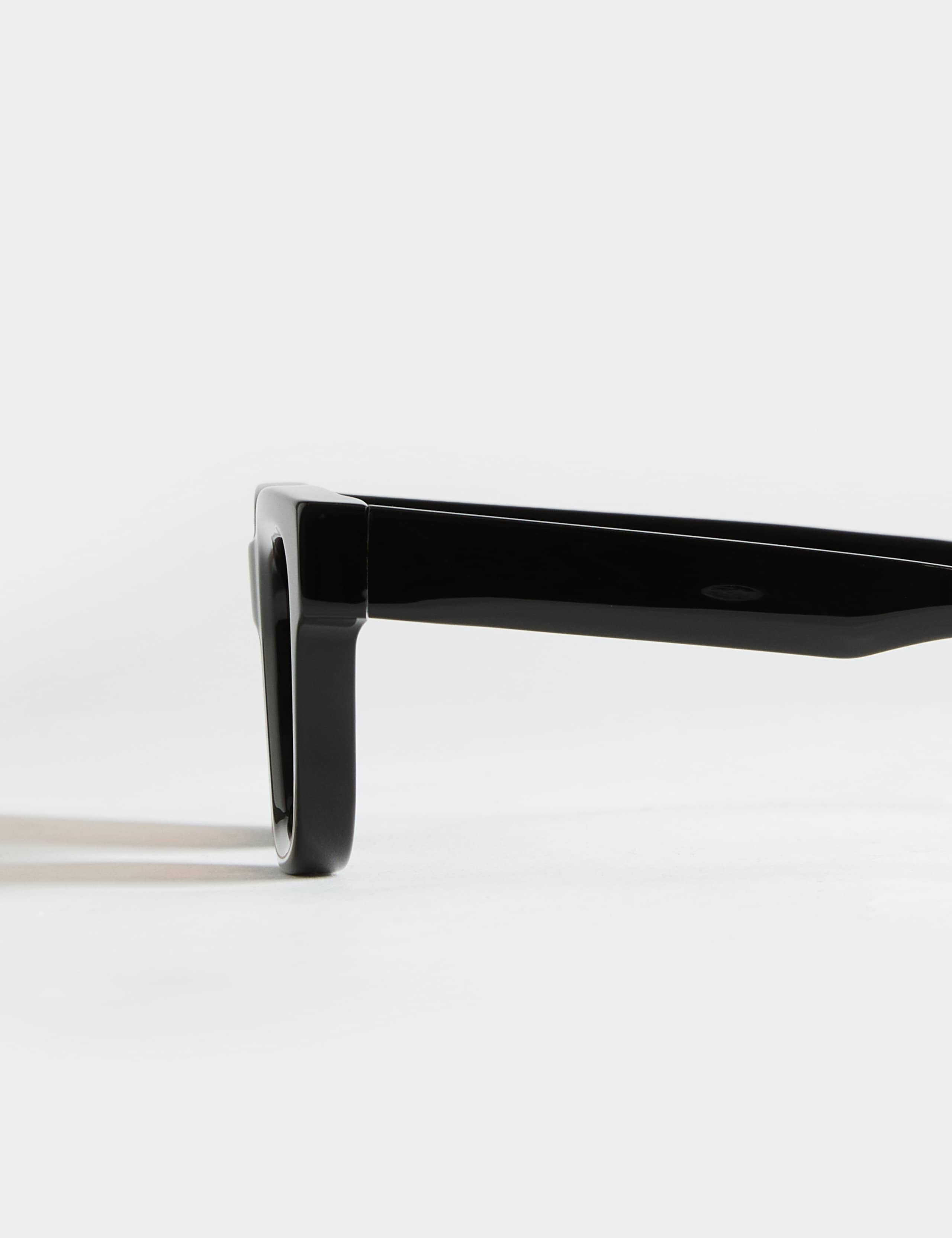 Premium Chunky Polarised Sunglasses 2 of 2