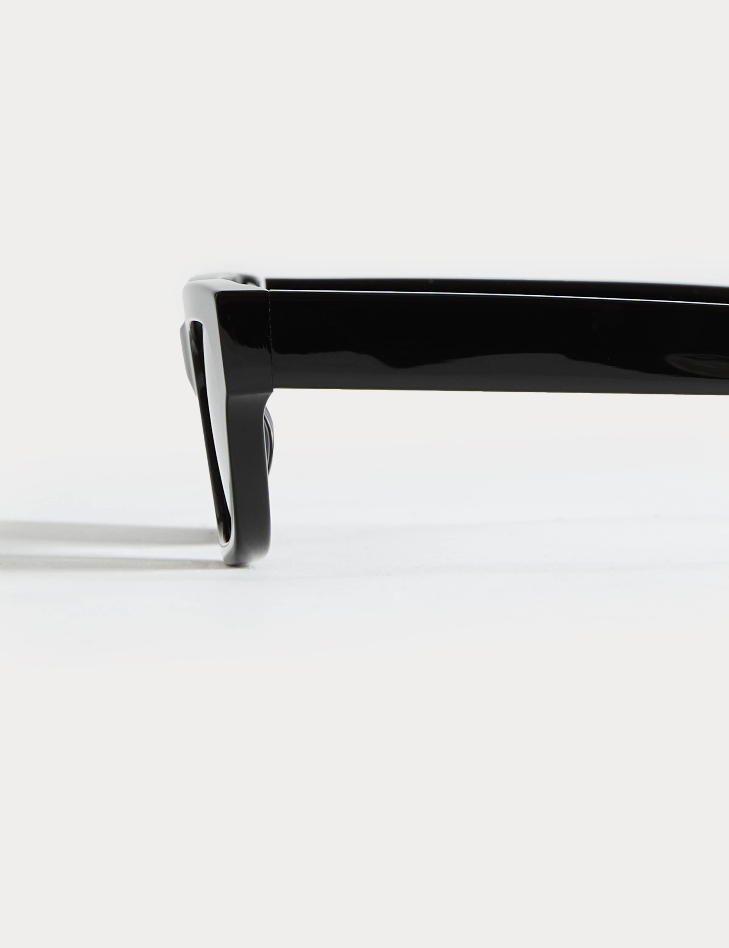 Premium Polarised Sunglasses 2 of 2