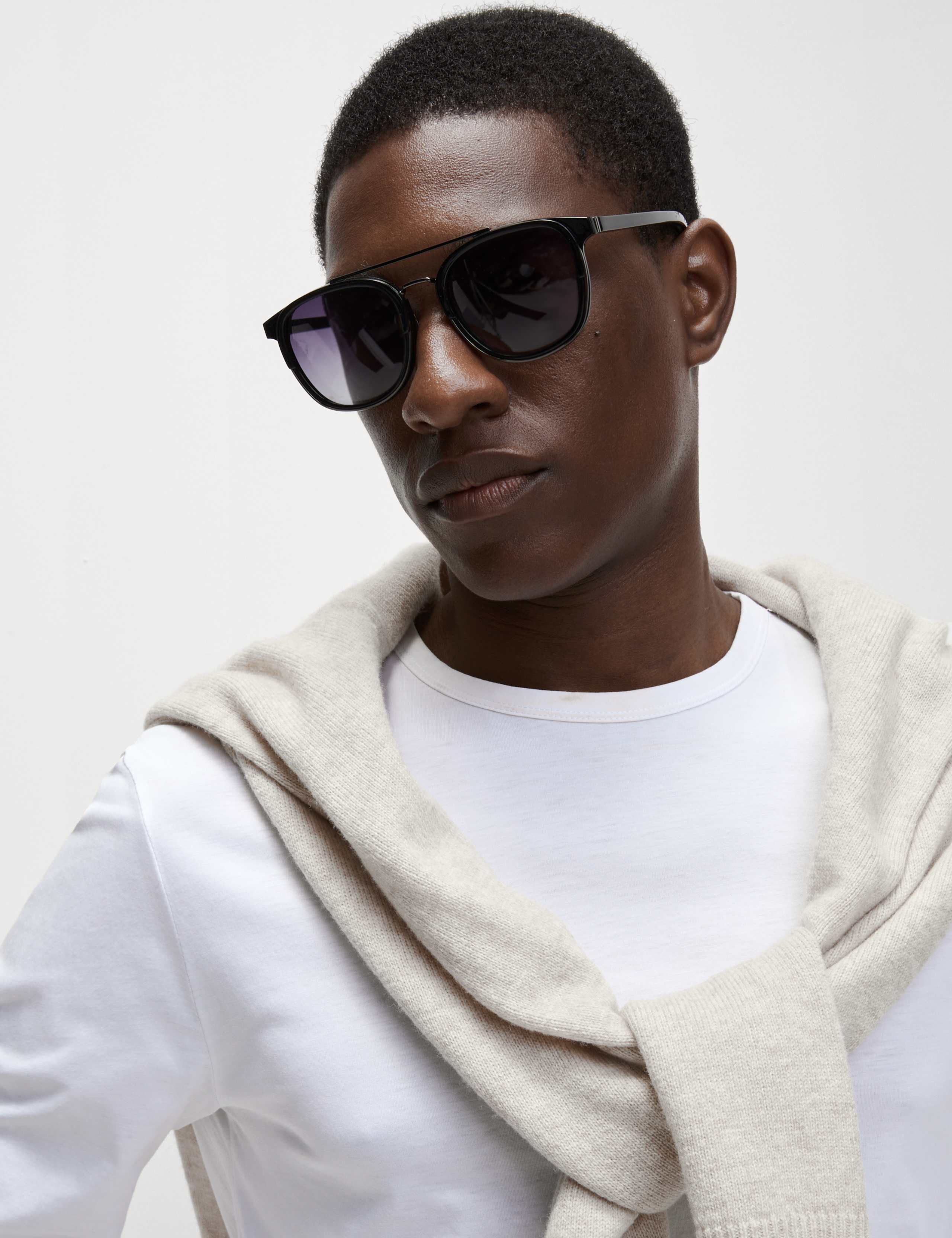Aviator Polarised Sunglasses 2 of 3