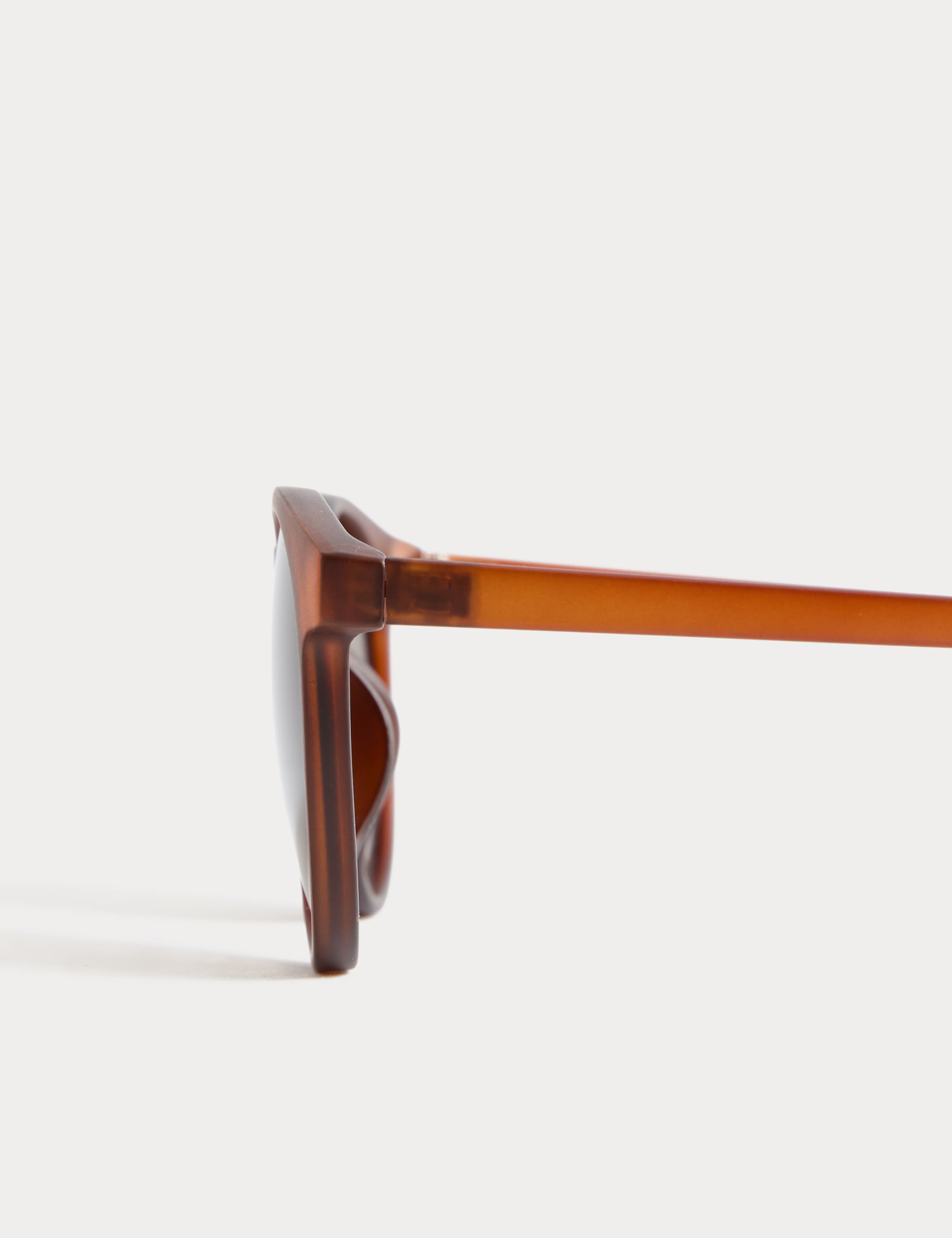 Round Sunglasses 2 of 2