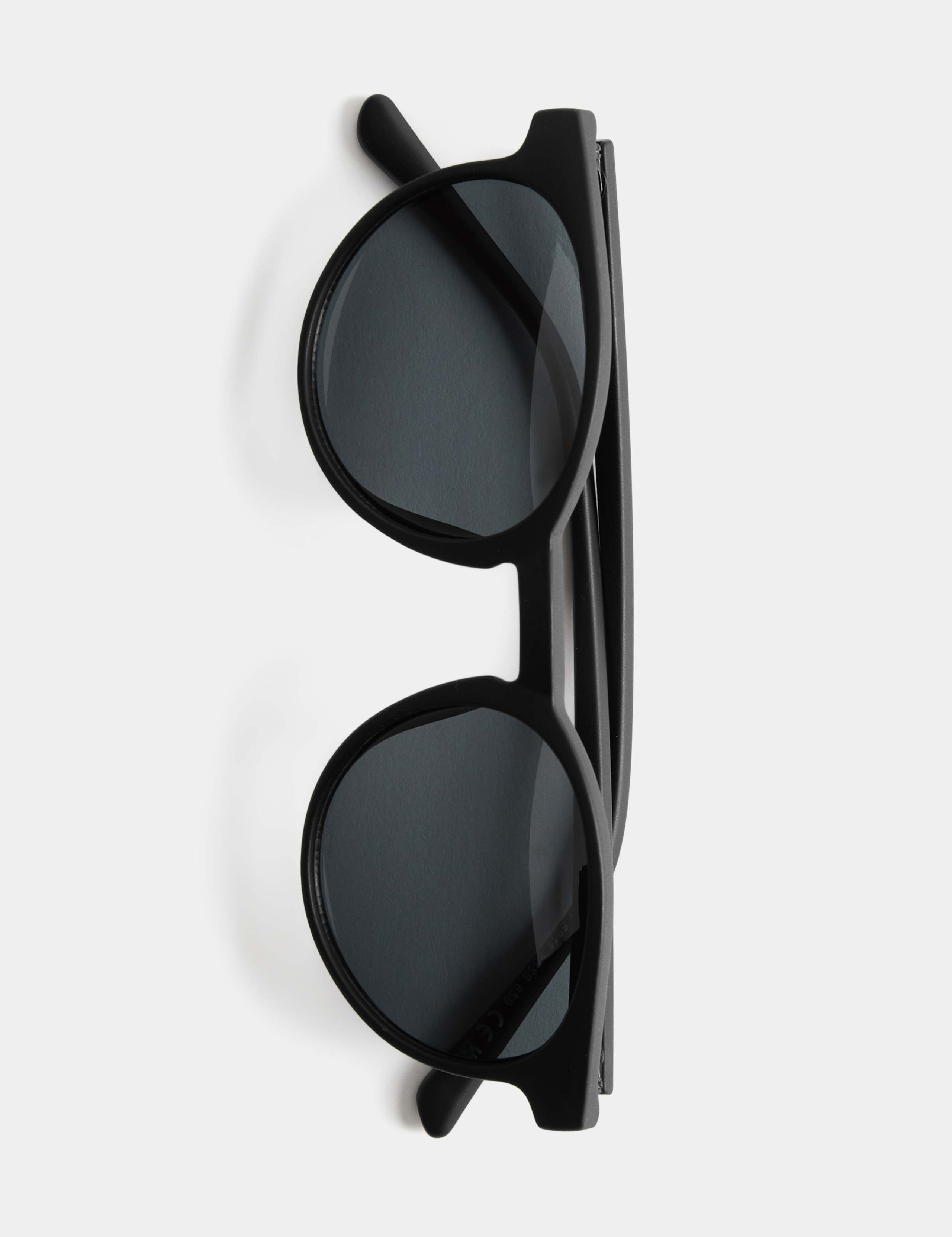 Round Sunglasses 2 of 3