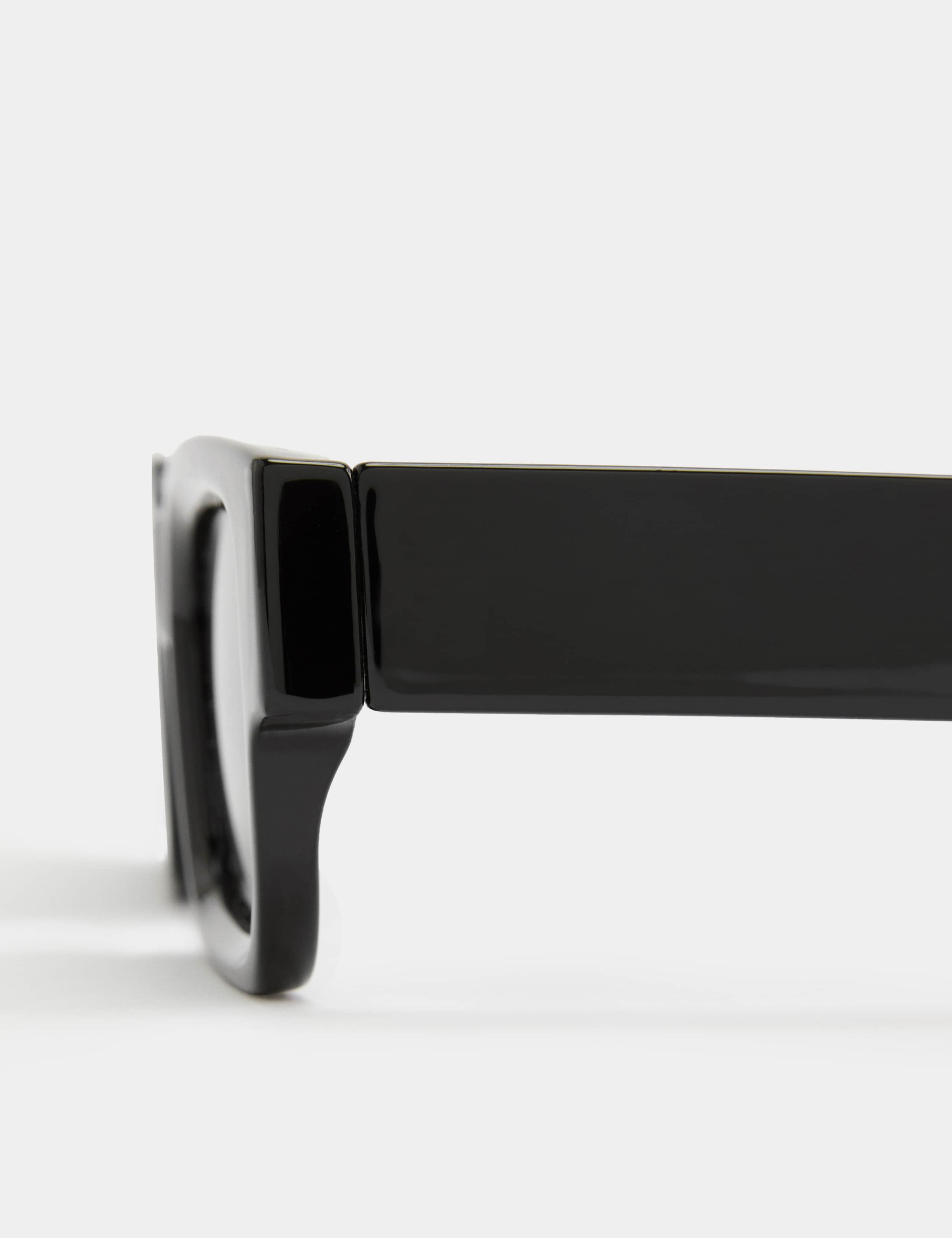 Chunky Polarised Sunglasses 2 of 2