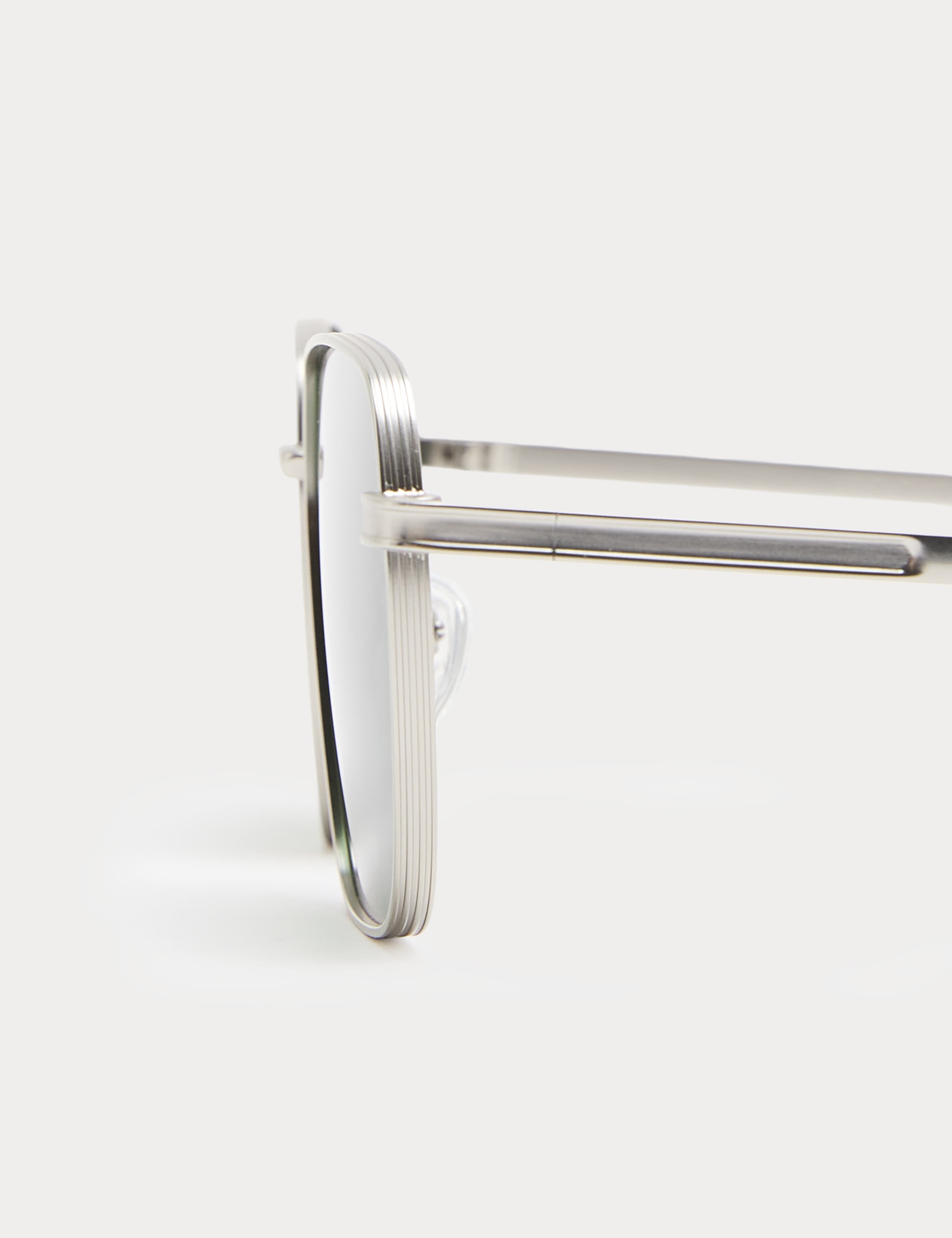 Premium Metal Polarised Sunglasses 2 of 2