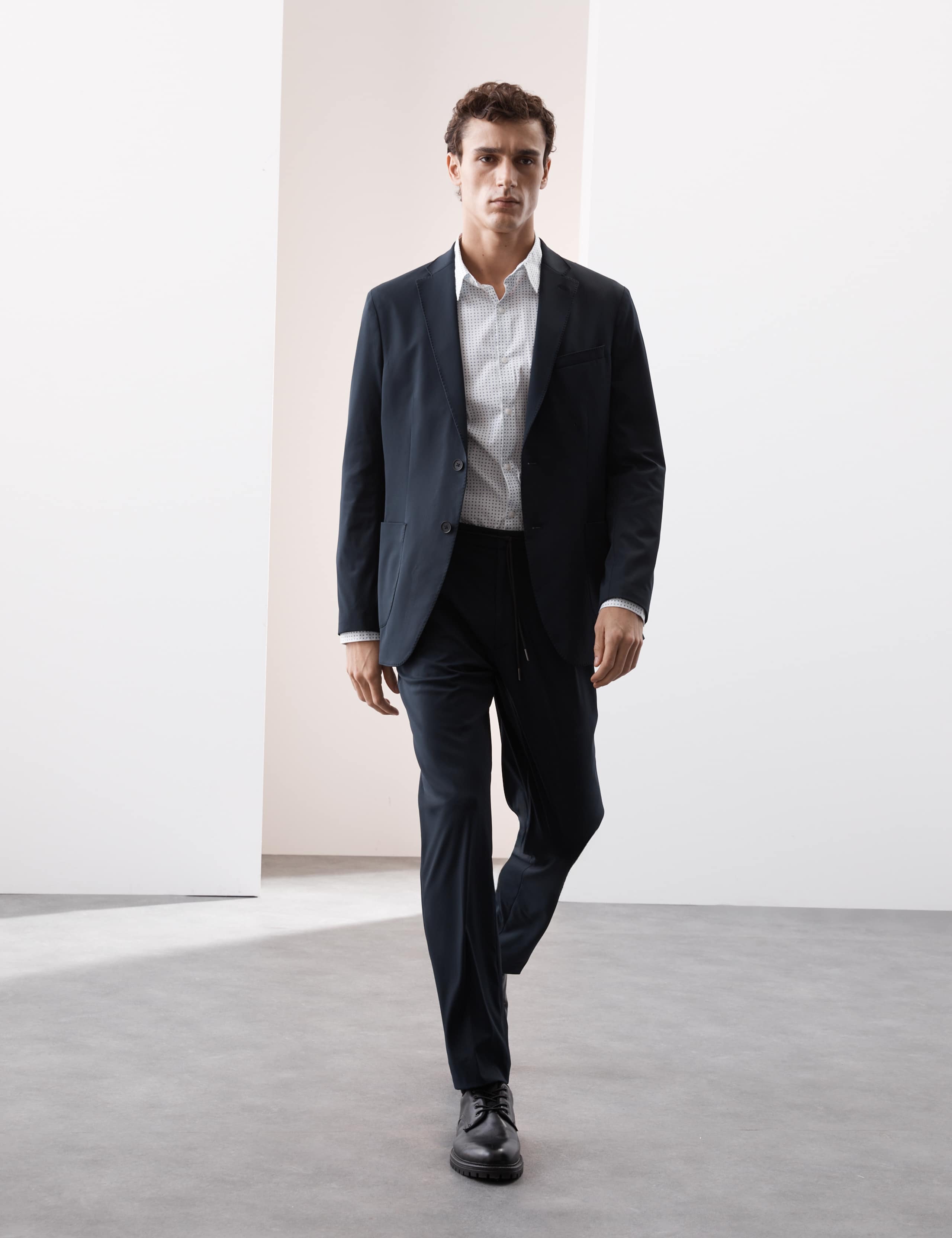 Slim Fit Performance Print Shirt 5 of 7