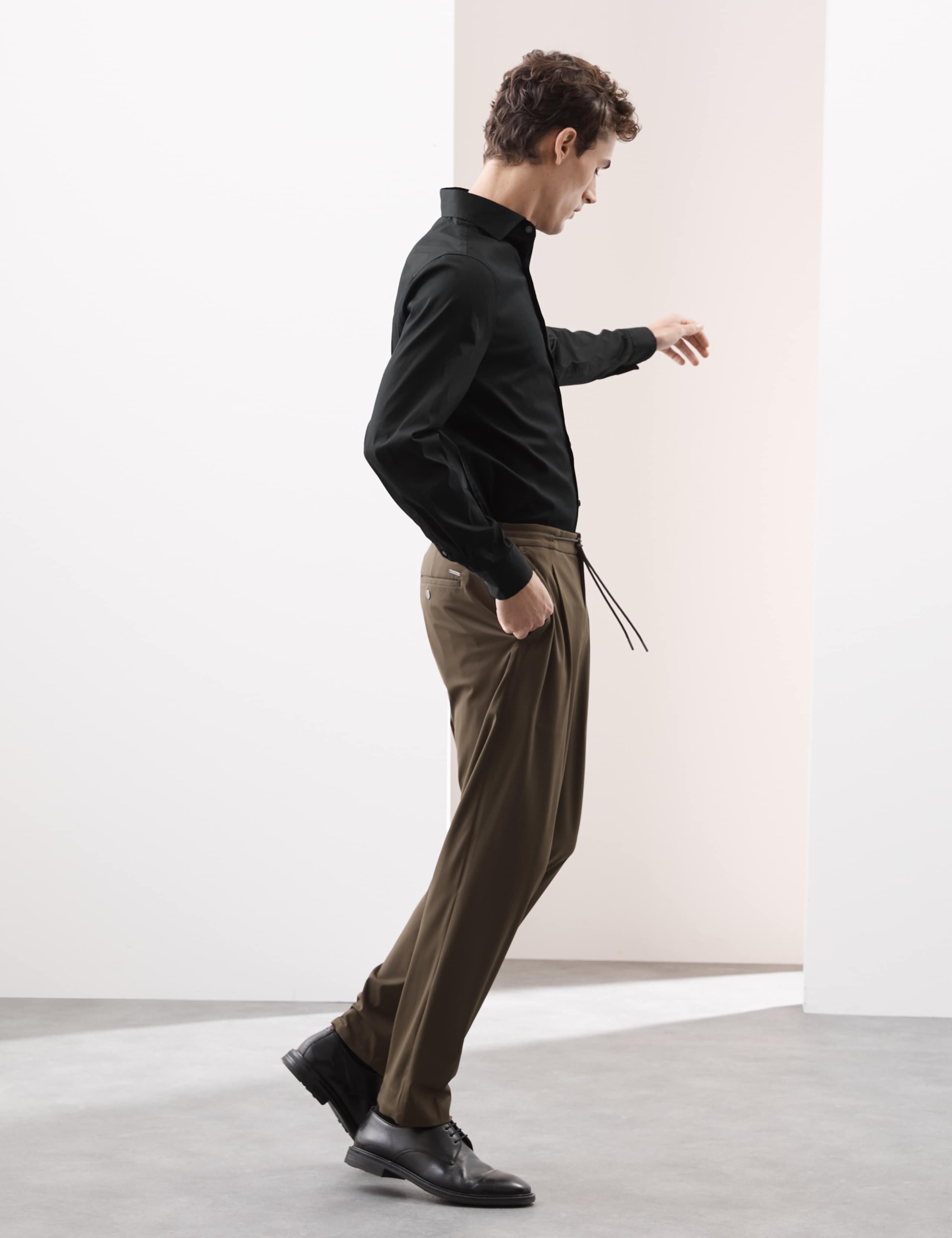 Slim Fit Performance Shirt 4 of 7