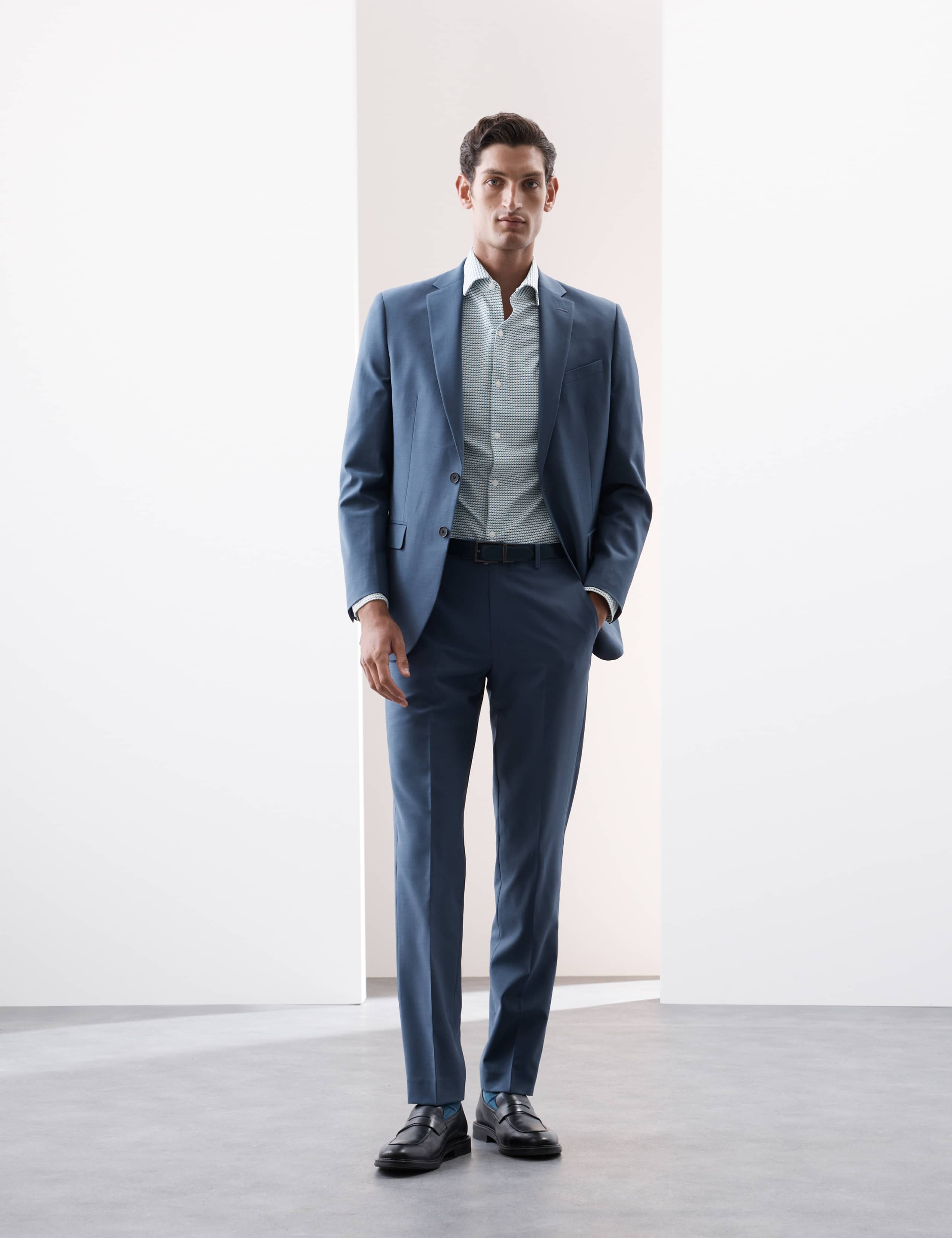 Tailored Fit Stretch Performance Shirt 7 of 7