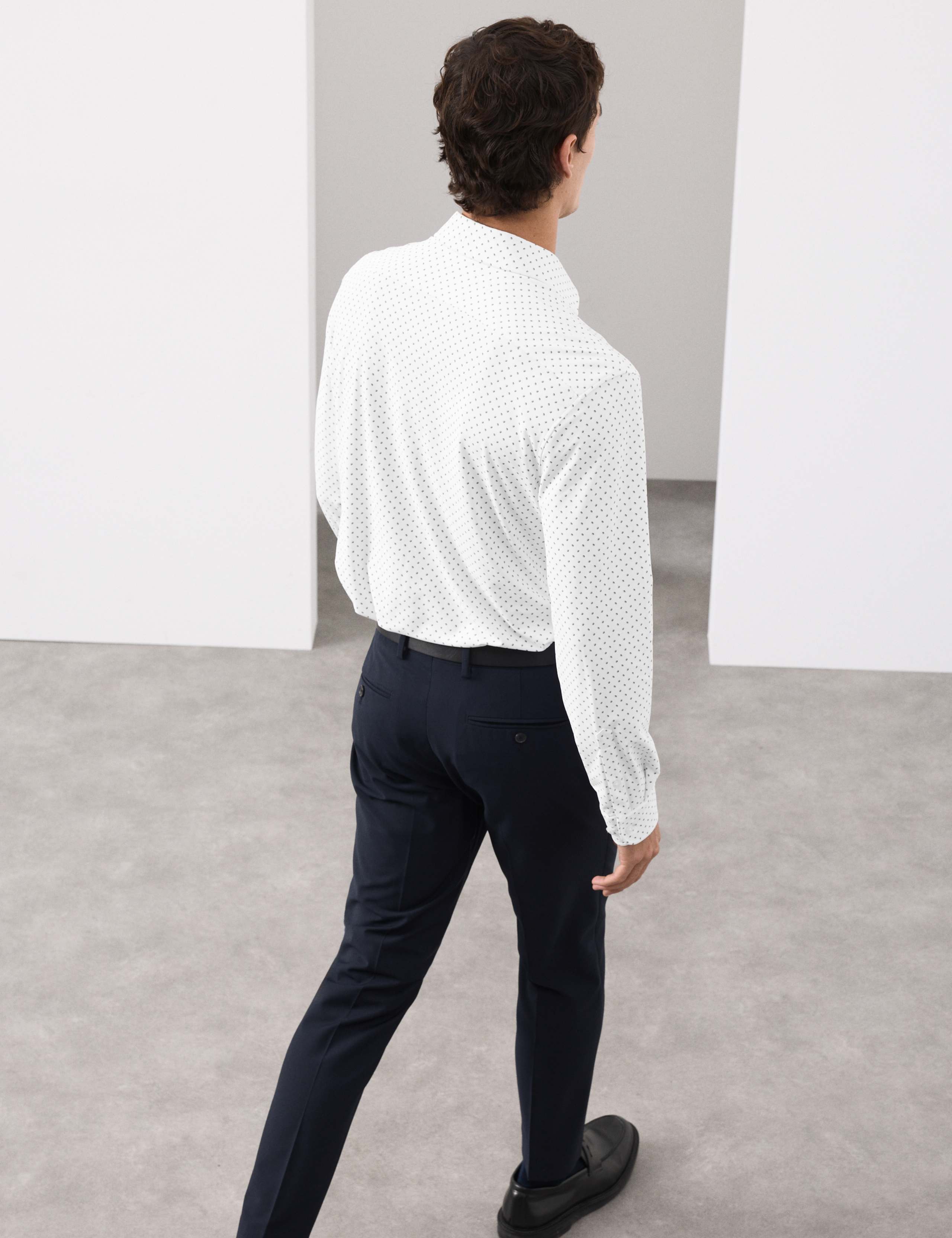 Tailored Fit Stretch Performance Printed Shirt 4 of 6