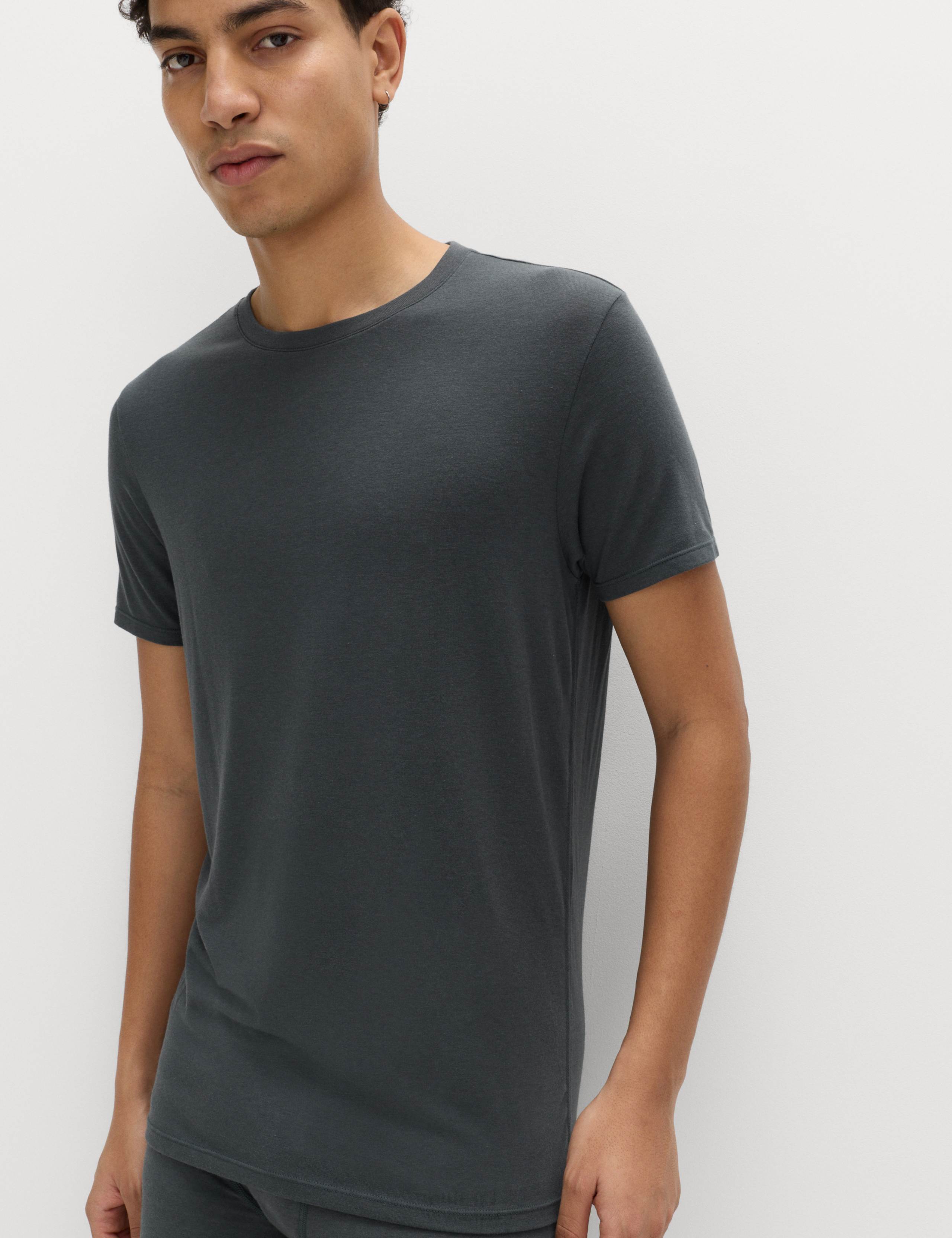 2 Pack Heatgen™ Light Thermal Short Sleeve Tops 2 of 5