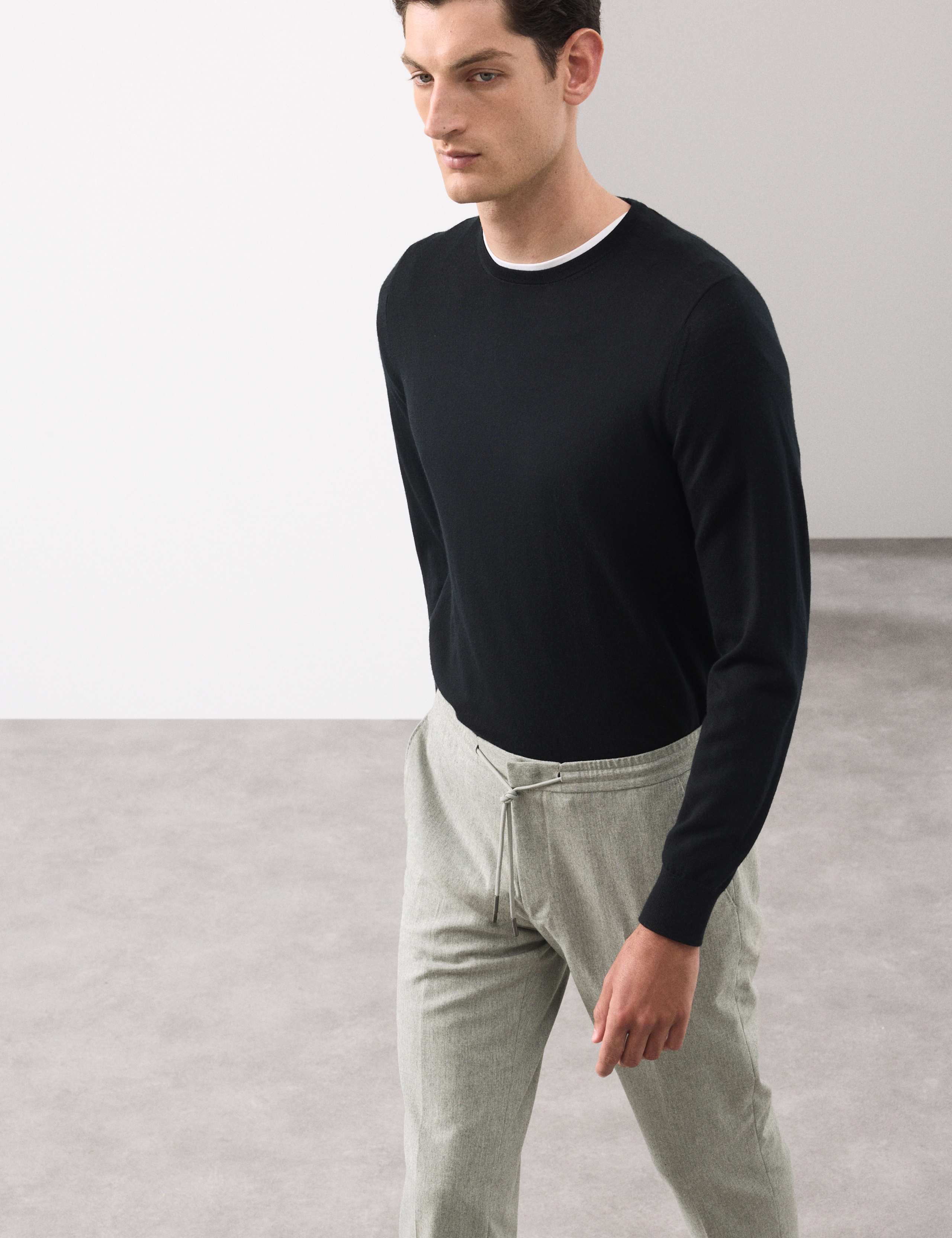 Tailored Fit Italian Wool Blend Performance Trousers 5 of 7