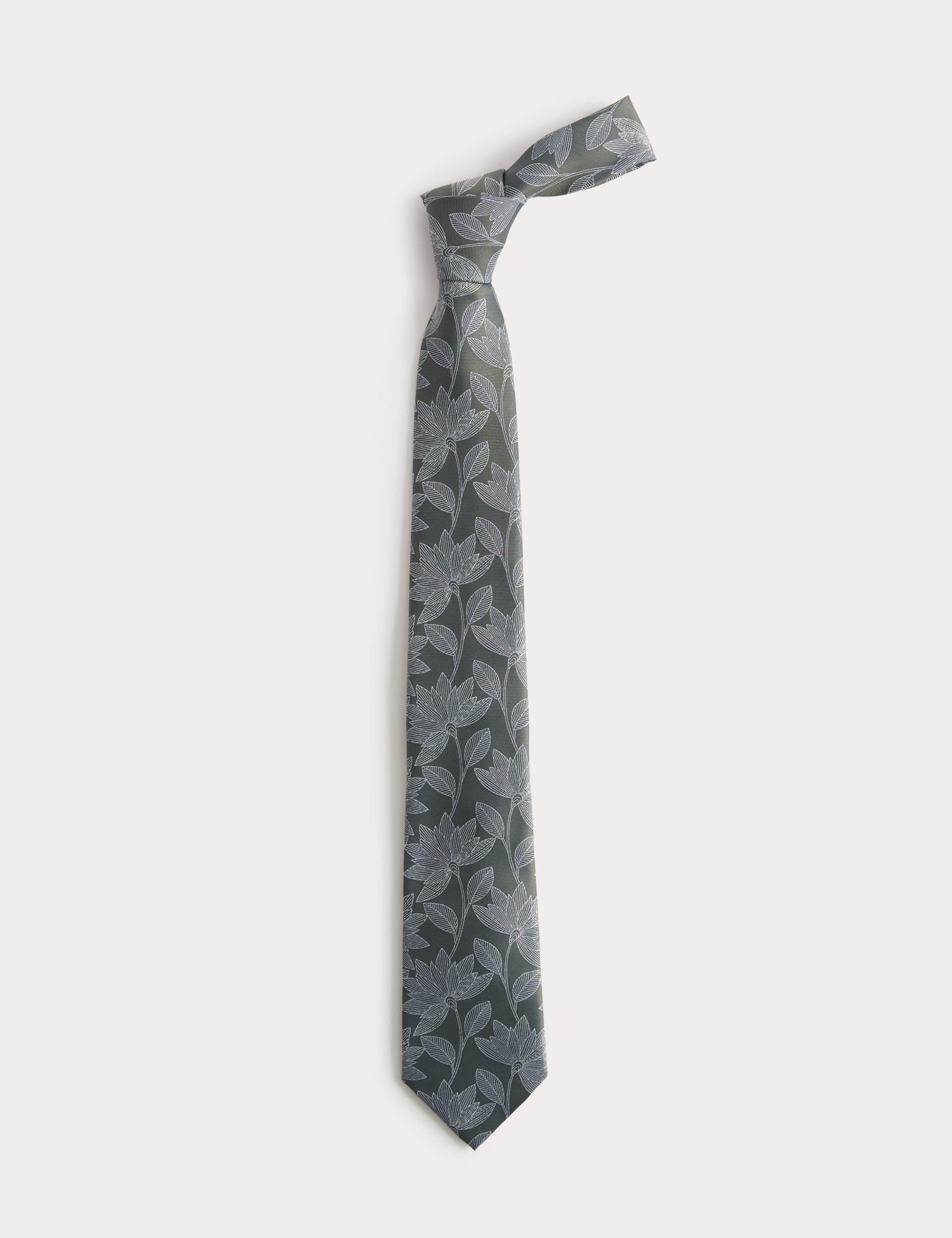 Floral Fan Tie 1 of 2