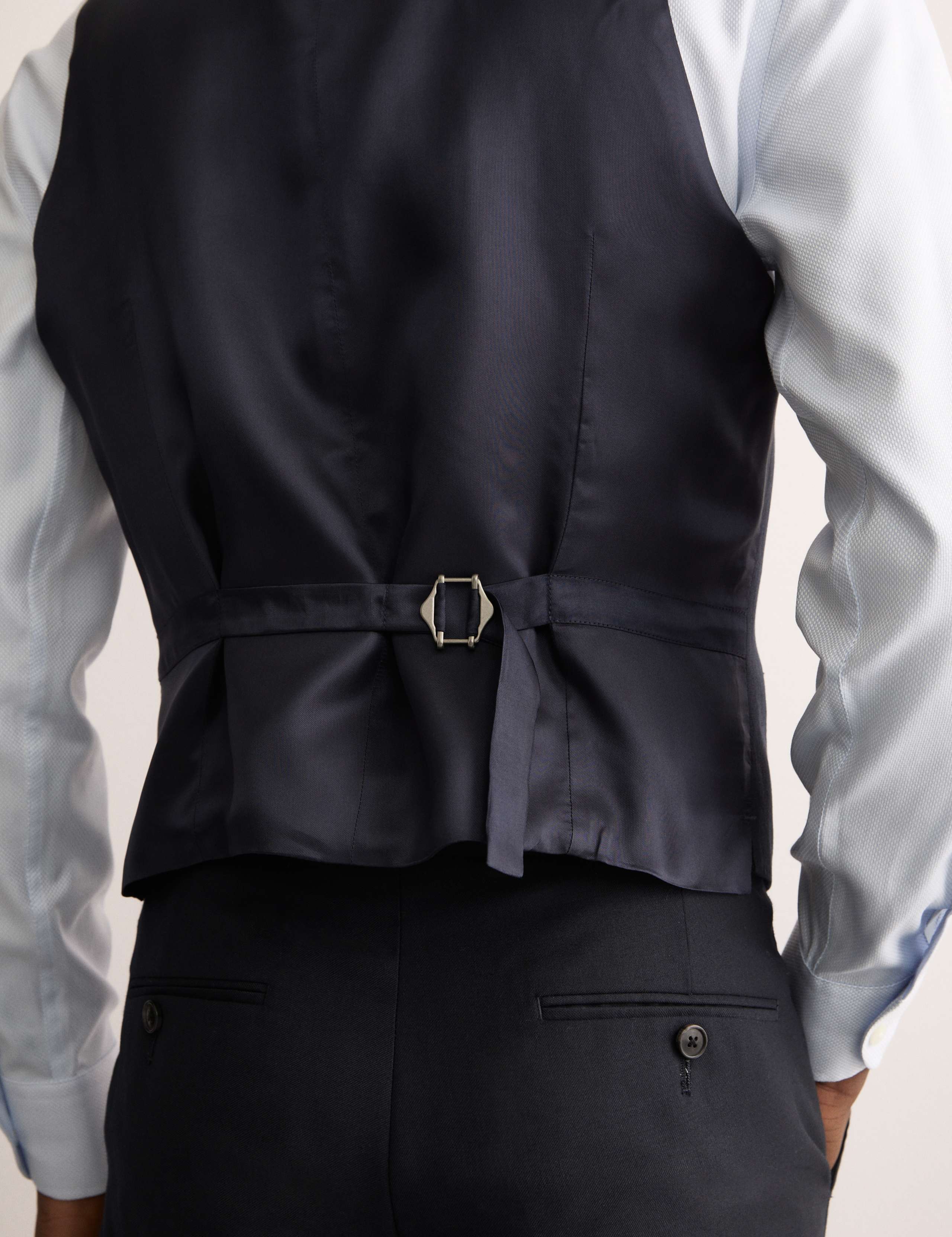 Tailored Fit Silk & Linen Blend Waistcoat 5 of 7