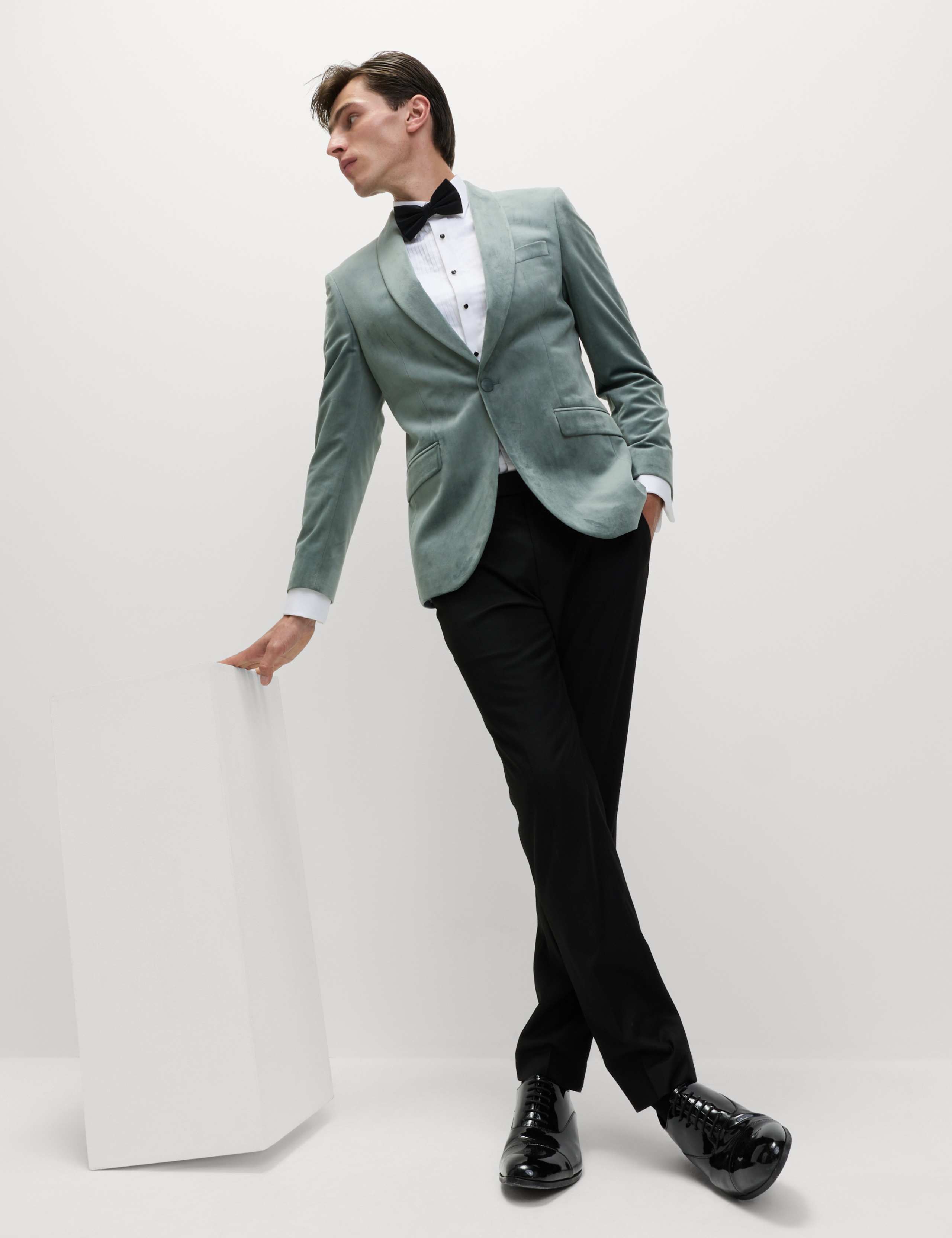 Tailored Fit Velvet Blazer 6 of 7