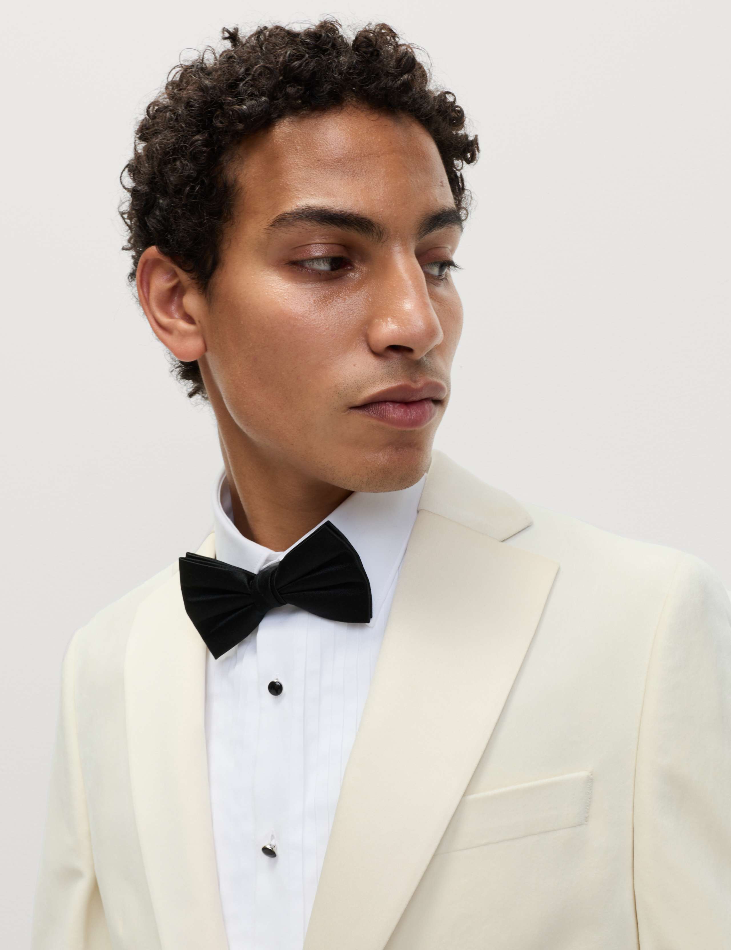 Tailored Fit Velvet Blazer 3 of 7