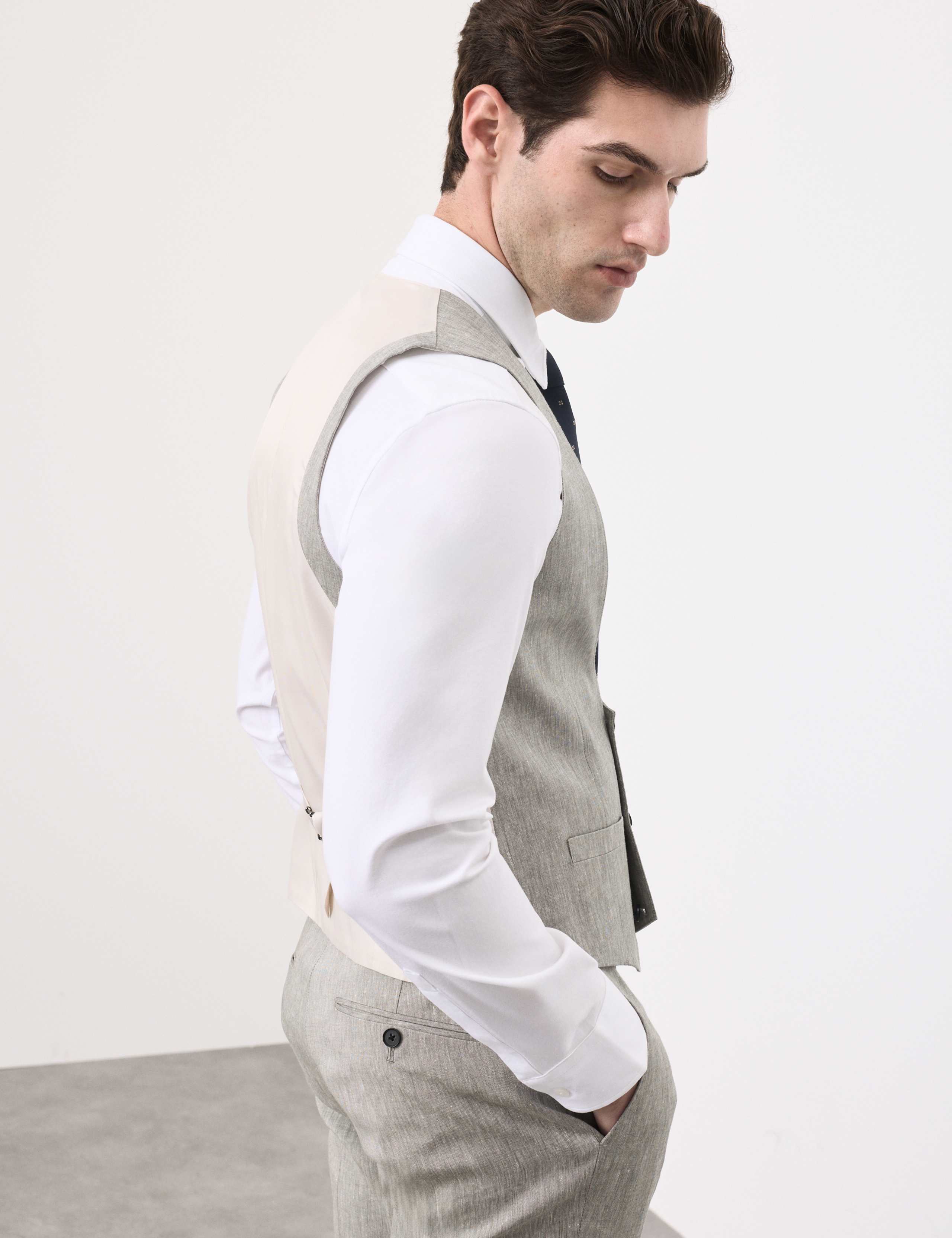 Italian Performance Linen Blend Double Breasted Waistcoat 4 of 6