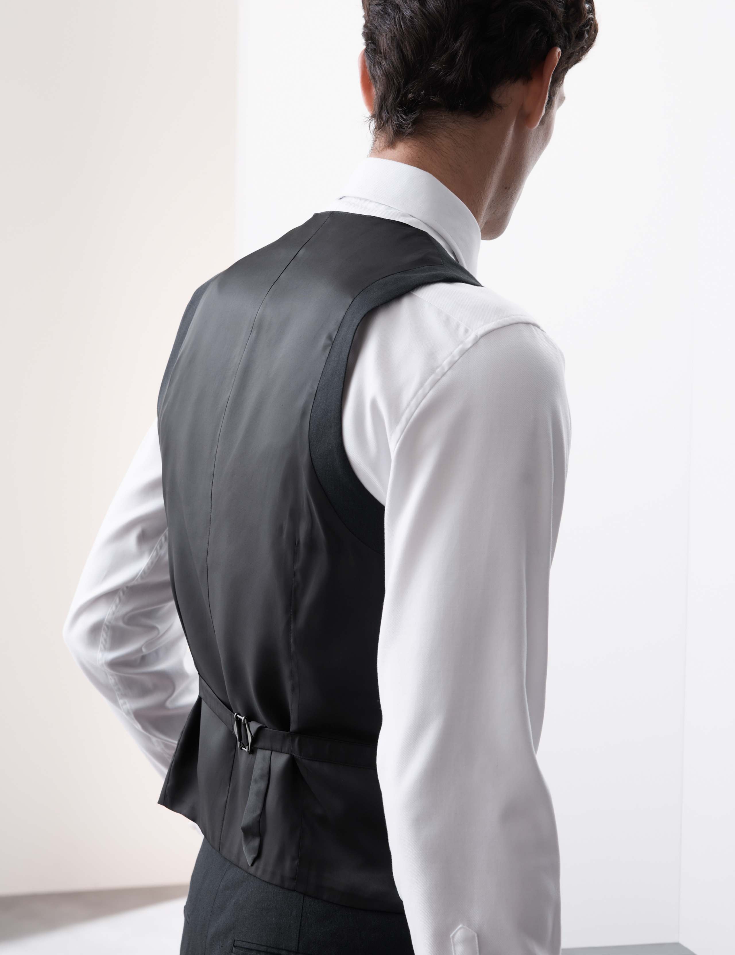Italian Performance Linen Blend Double Breasted Waistcoat 3 of 6