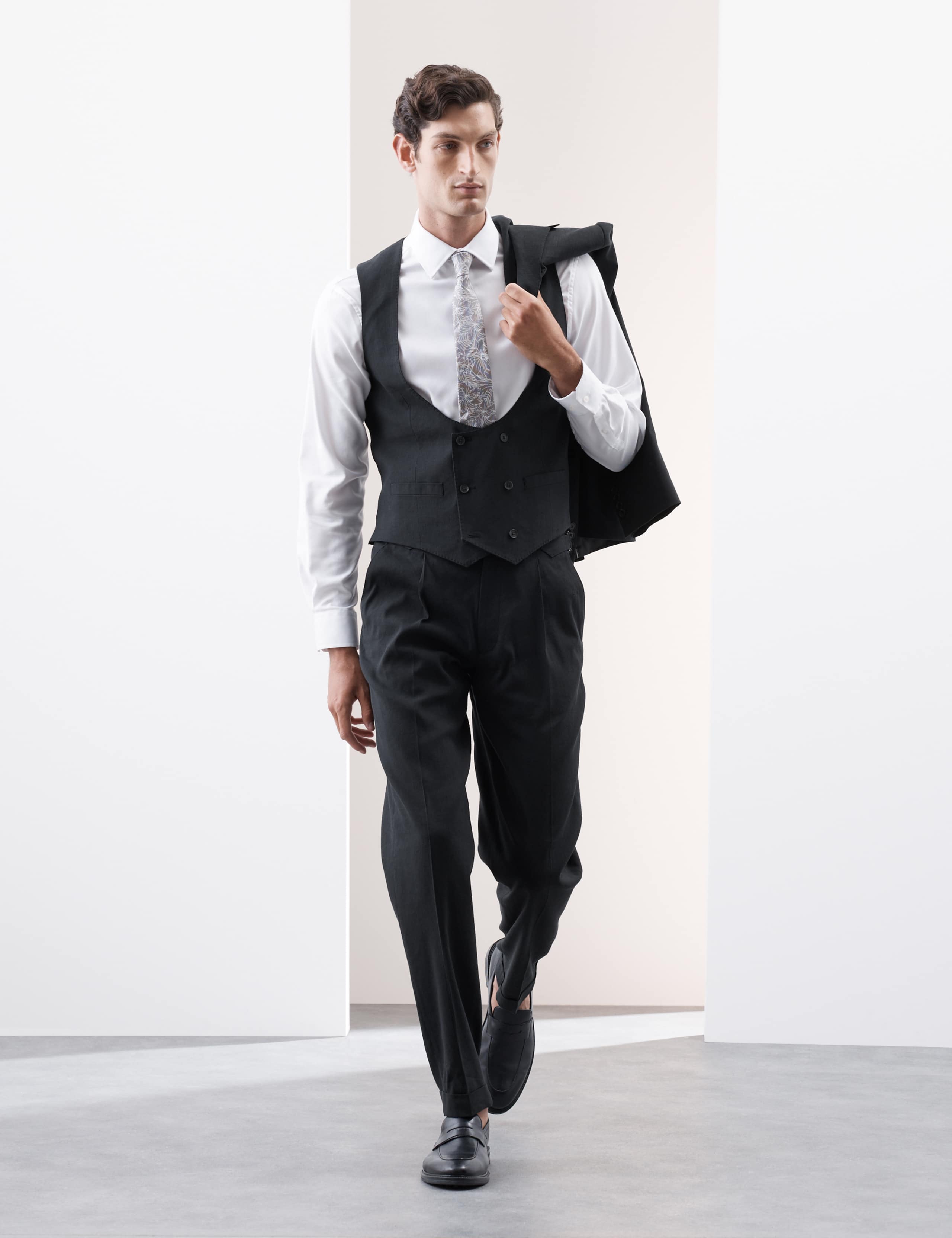 Italian Performance Linen Blend Double Breasted Waistcoat 4 of 6