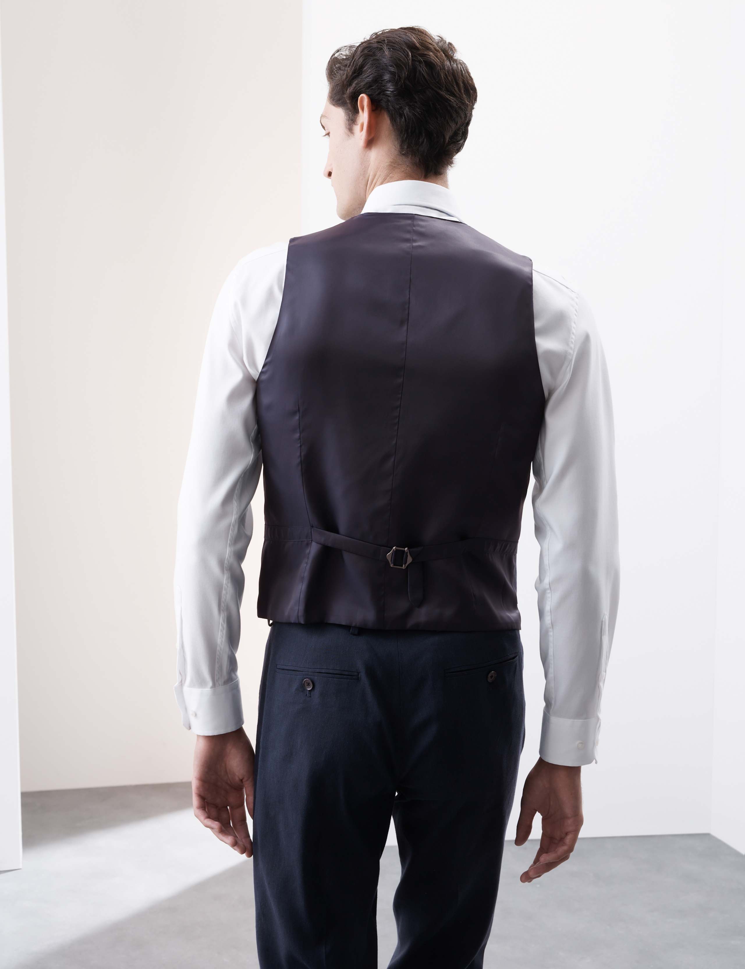 Italian Performance Linen Blend Waistcoat 5 of 7