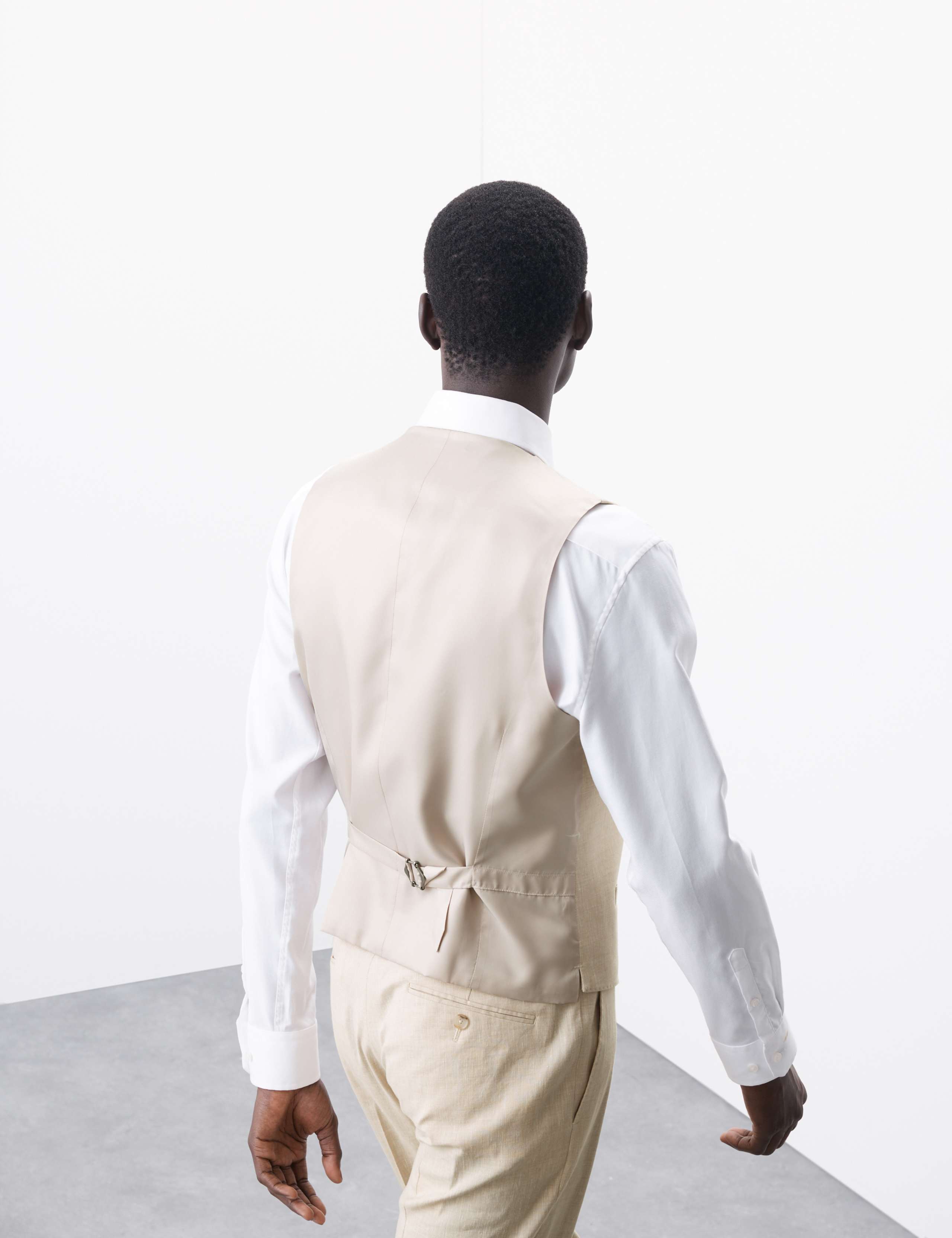 Italian Performance Linen Blend Waistcoat 5 of 7