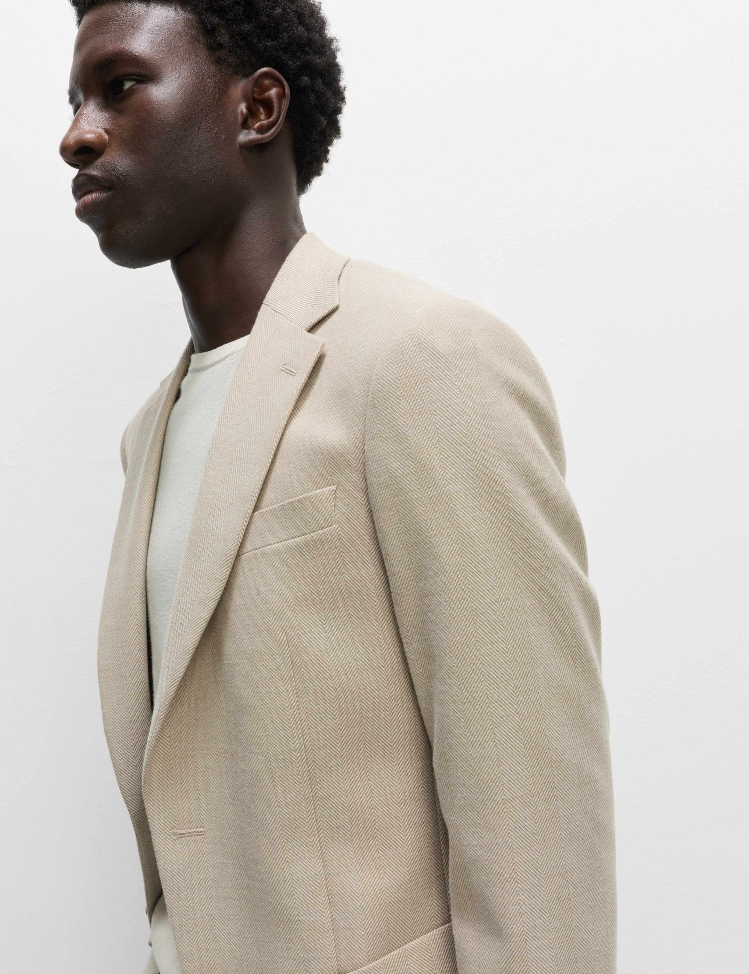 Tailored Fit Herringbone Stretch Blazer 1 of 7