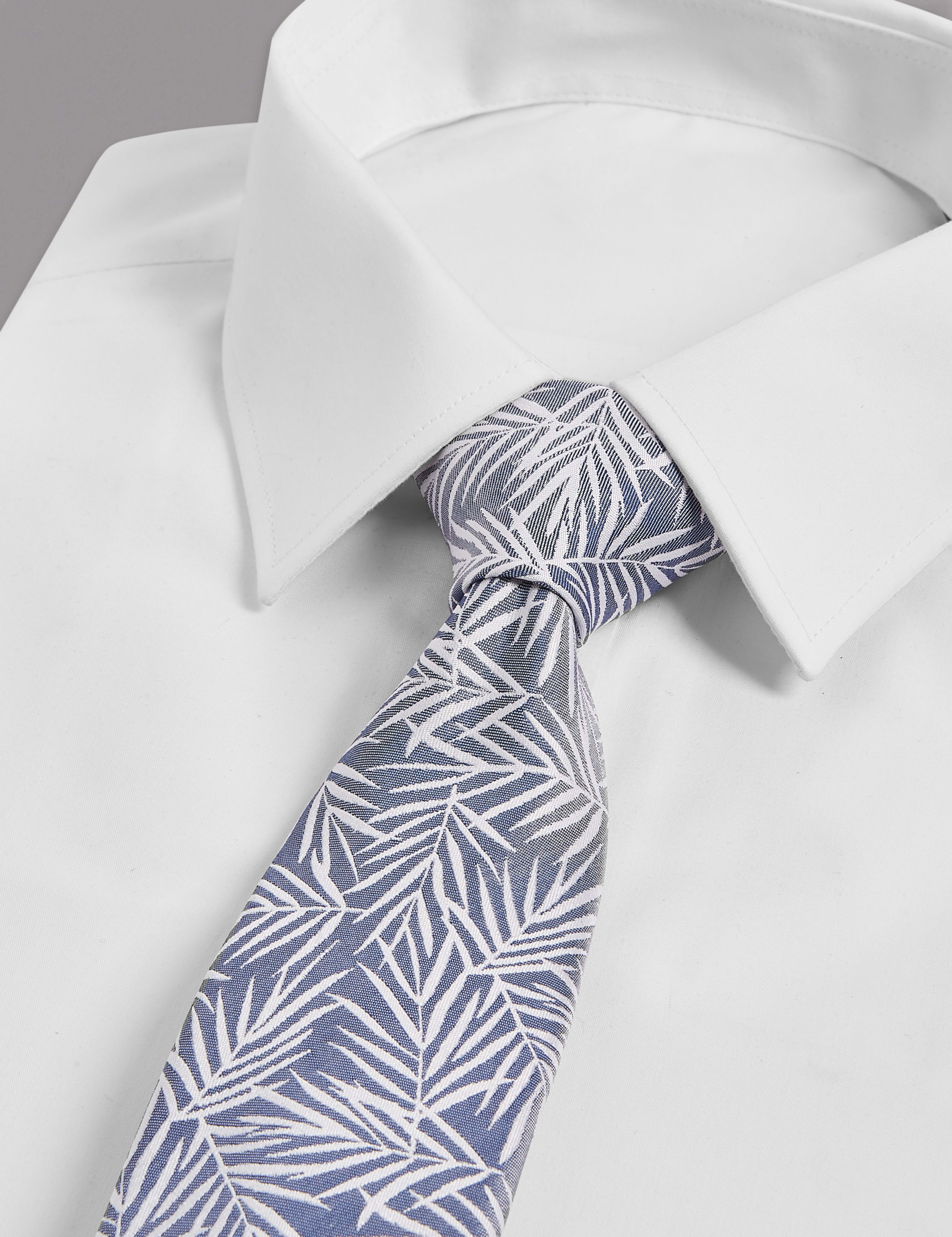 Pure Silk Leaf Tie 2 of 3