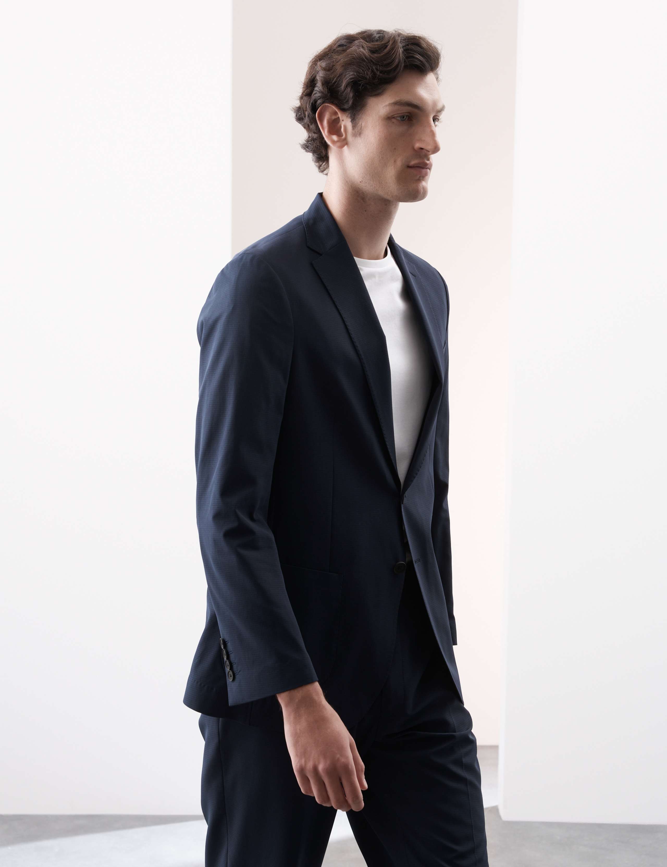 Tailored Fit Packable Blazer 6 of 9