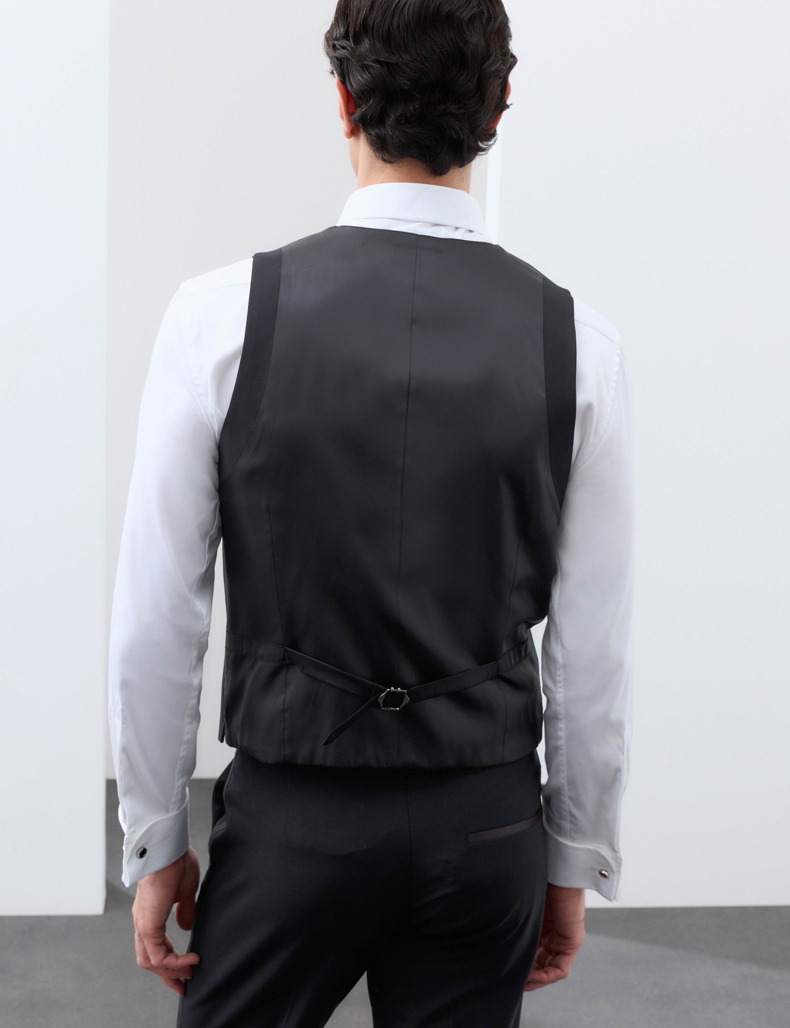 Performance Wool Blend Tuxedo Waistcoat 3 of 6