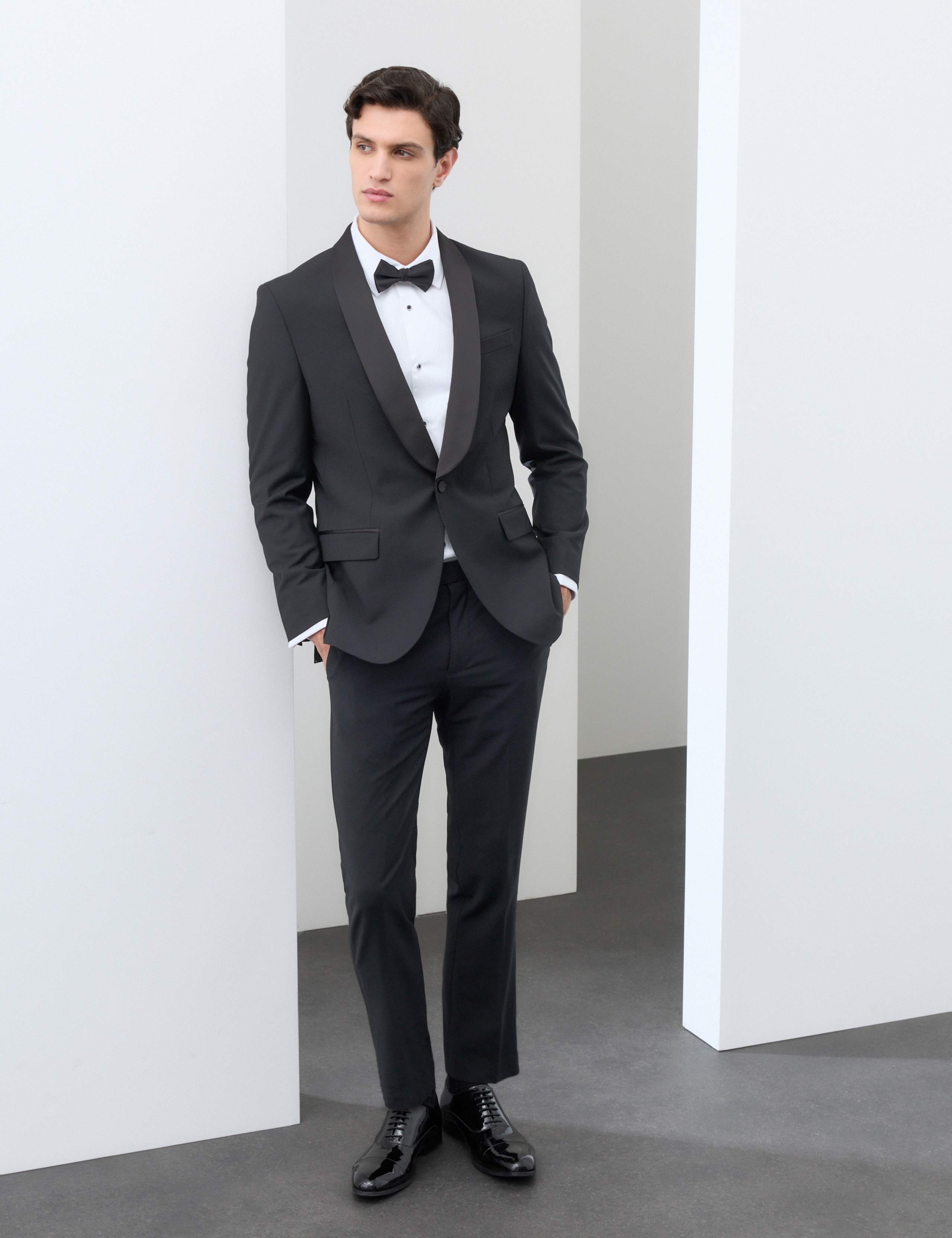 Tailored Fit Performance Tuxedo Jacket 4 of 6