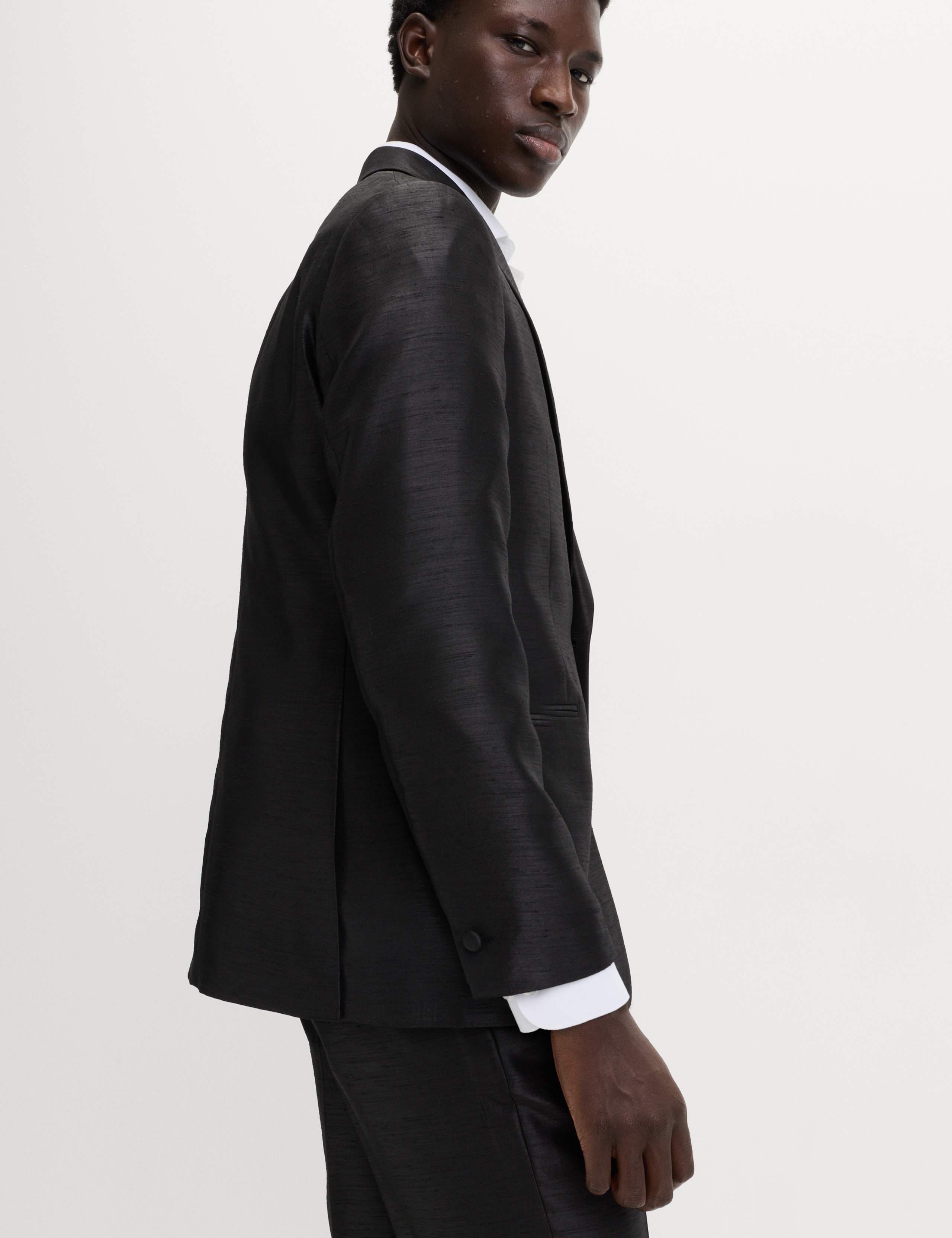 Tailored Fit Textured Sheen Tuxedo Jacket 4 of 6