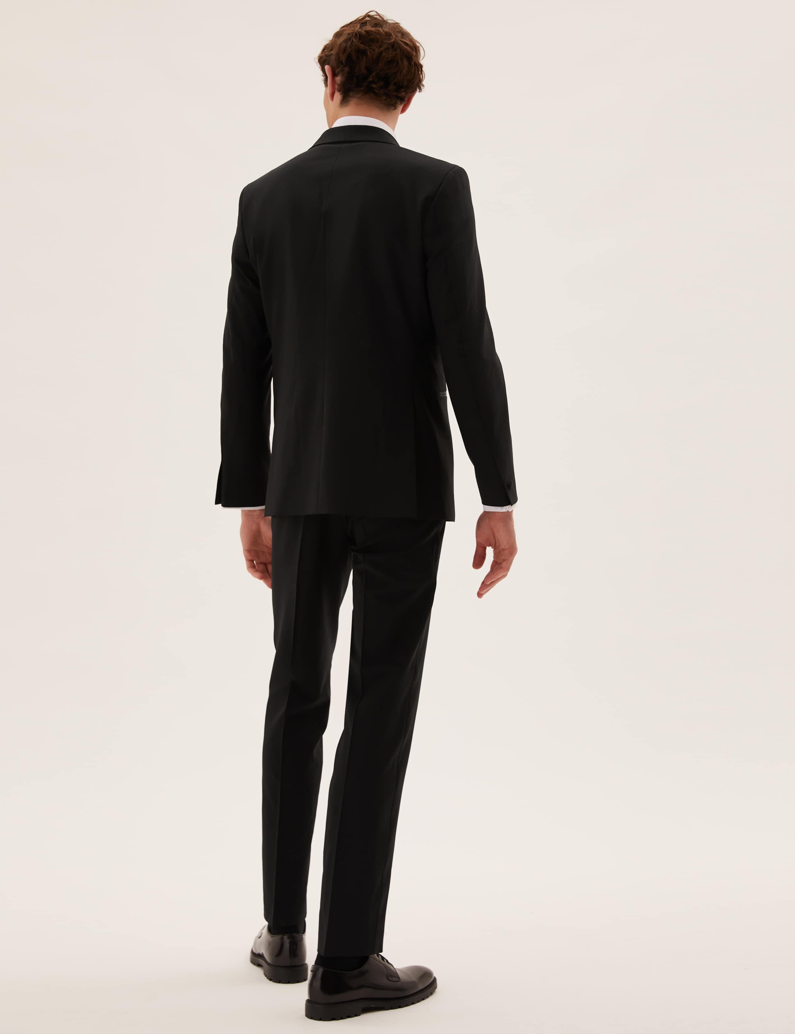 The Ultimate Tailored Fit Dinner Suit Jacket 4 of 9