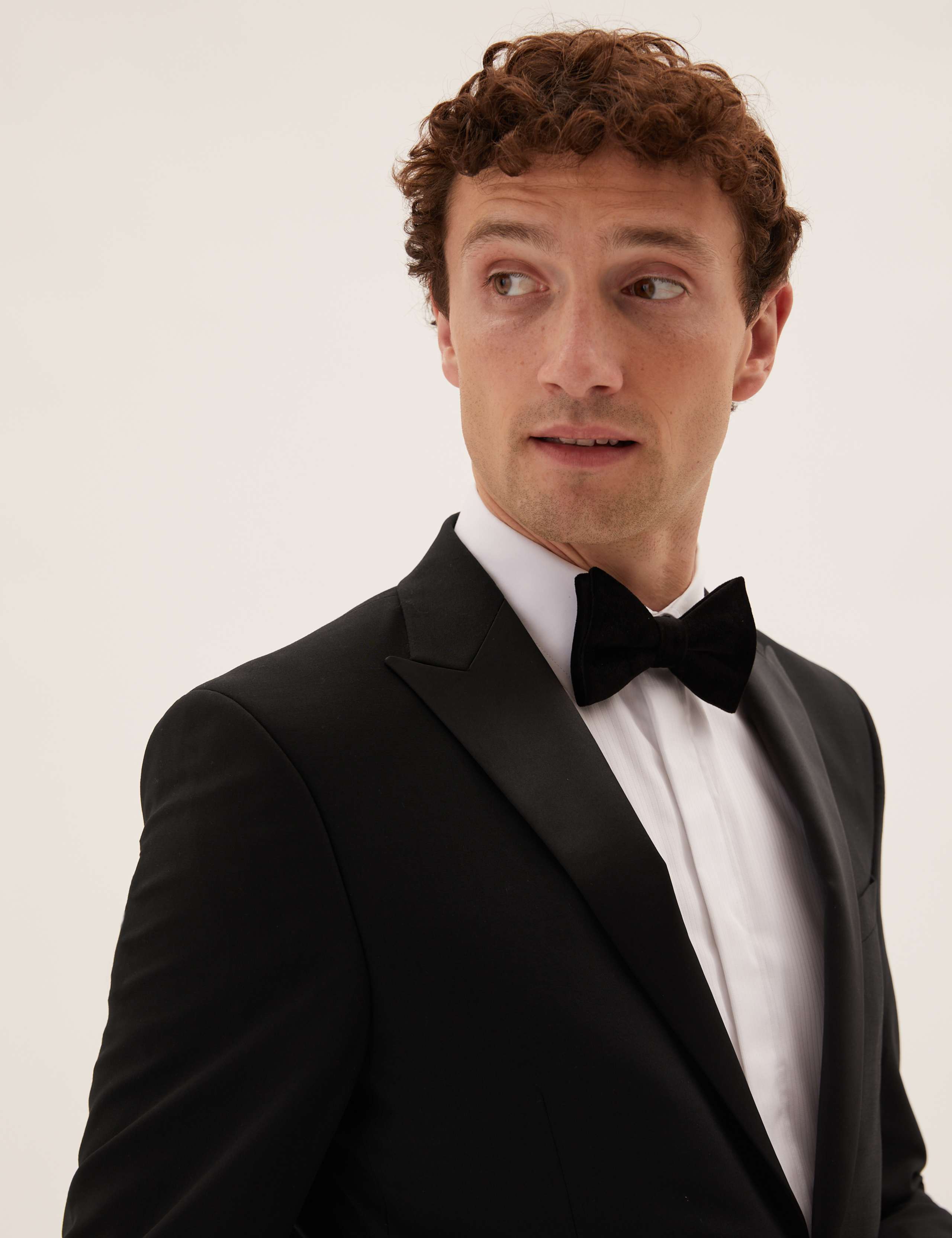 The Ultimate Tailored Fit Dinner Suit Jacket 5 of 9