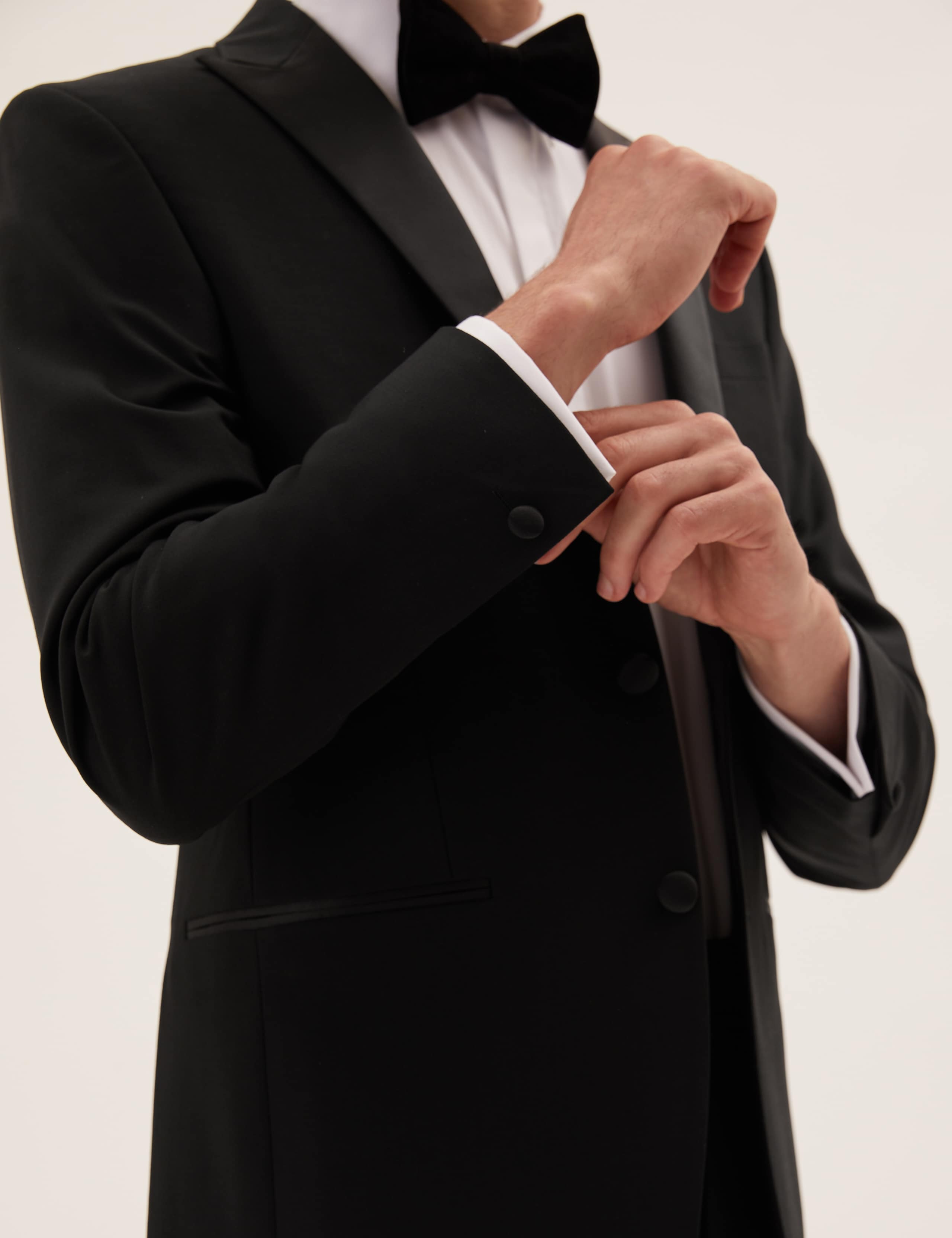 The Ultimate Tailored Fit Dinner Suit Jacket 6 of 9