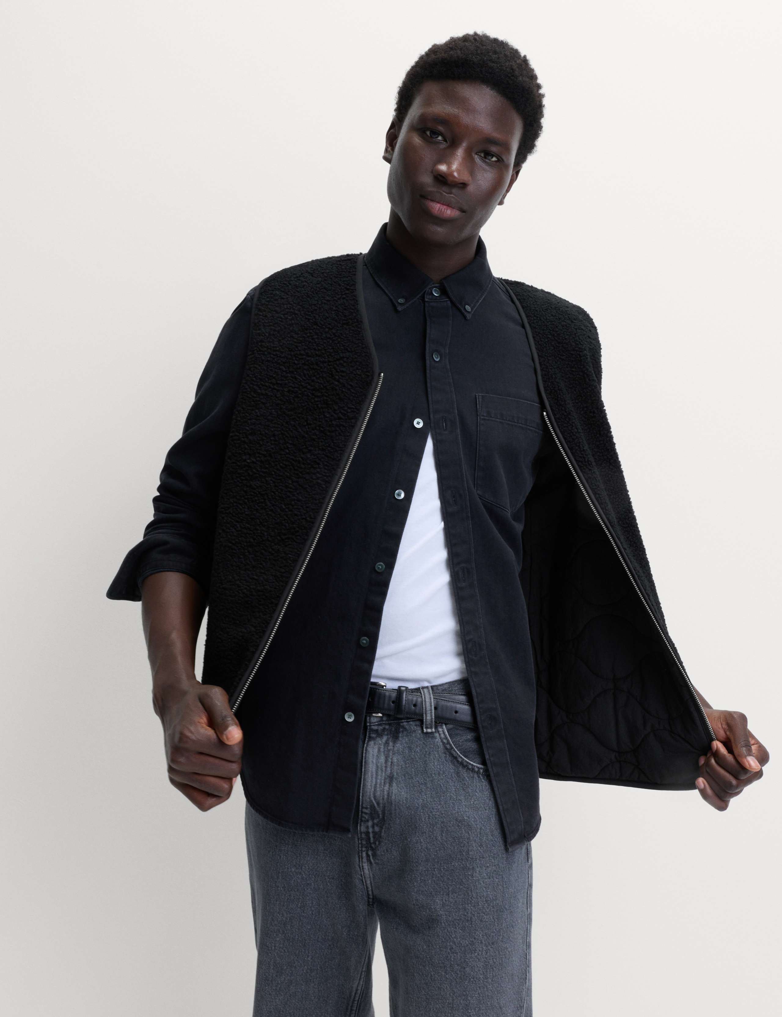 Reversible Borg Gilet 6 of 7