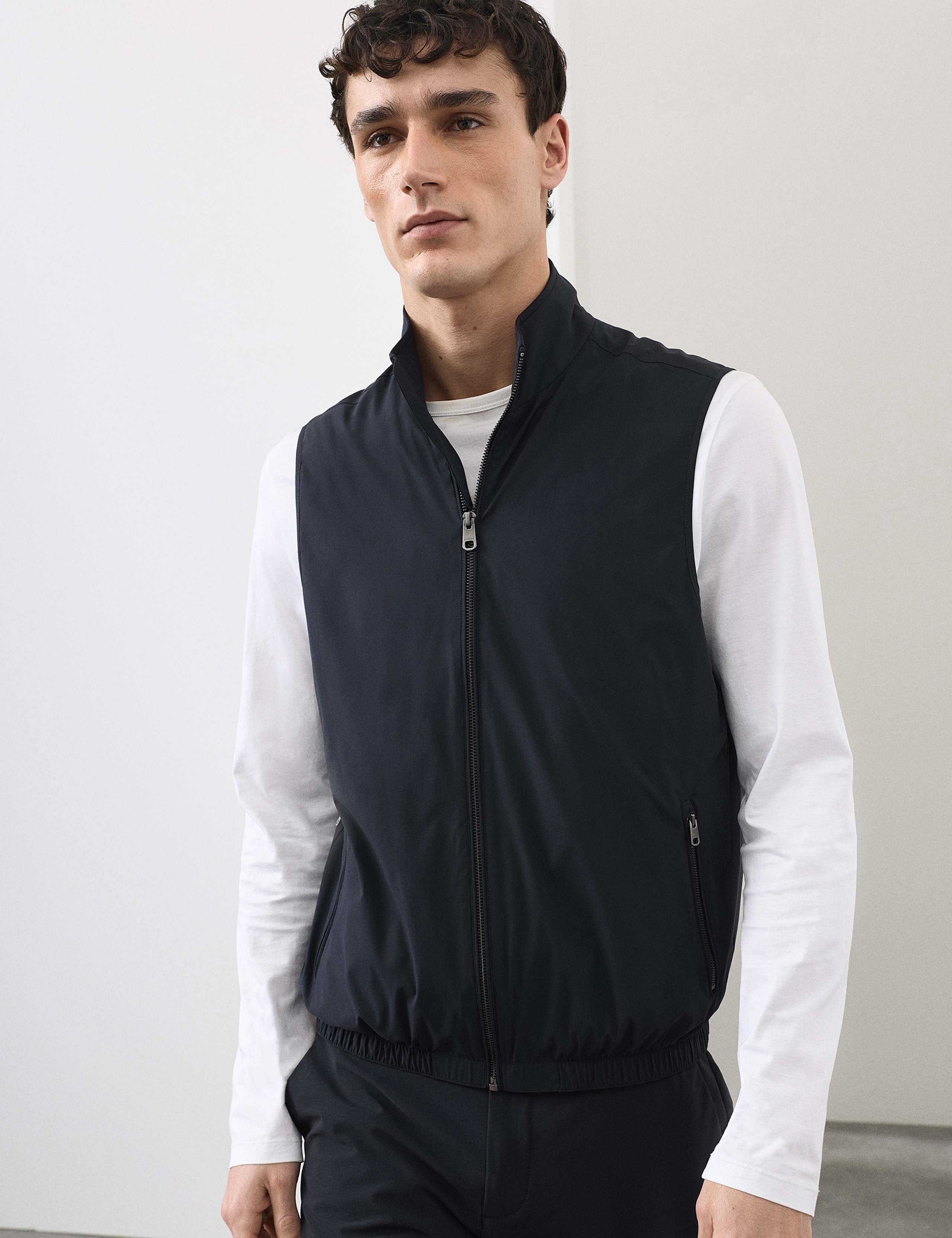 Lightweight Performance Jersey Lined Gilet 1 of 6