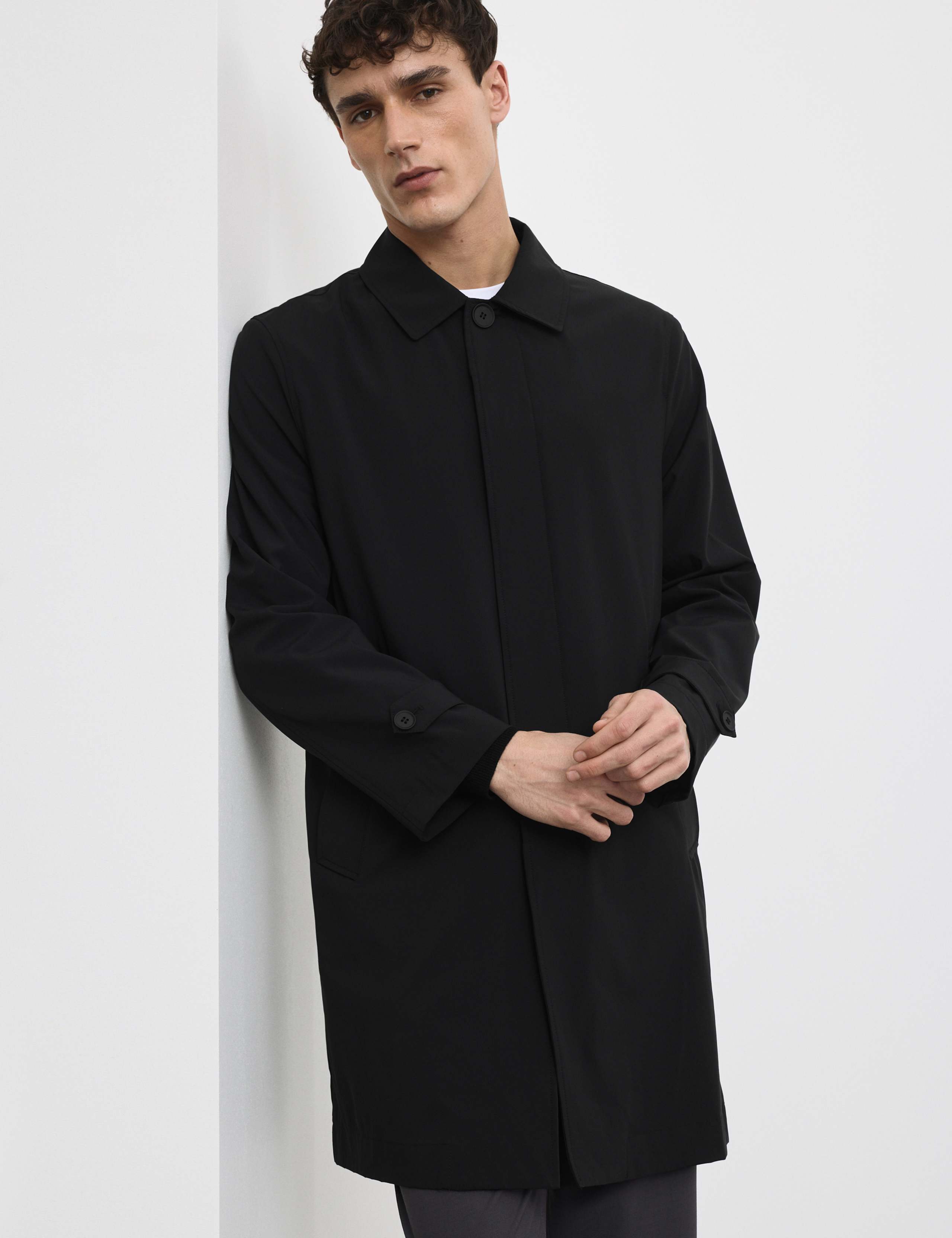 Lightweight Performance Packable Mac 1 of 7