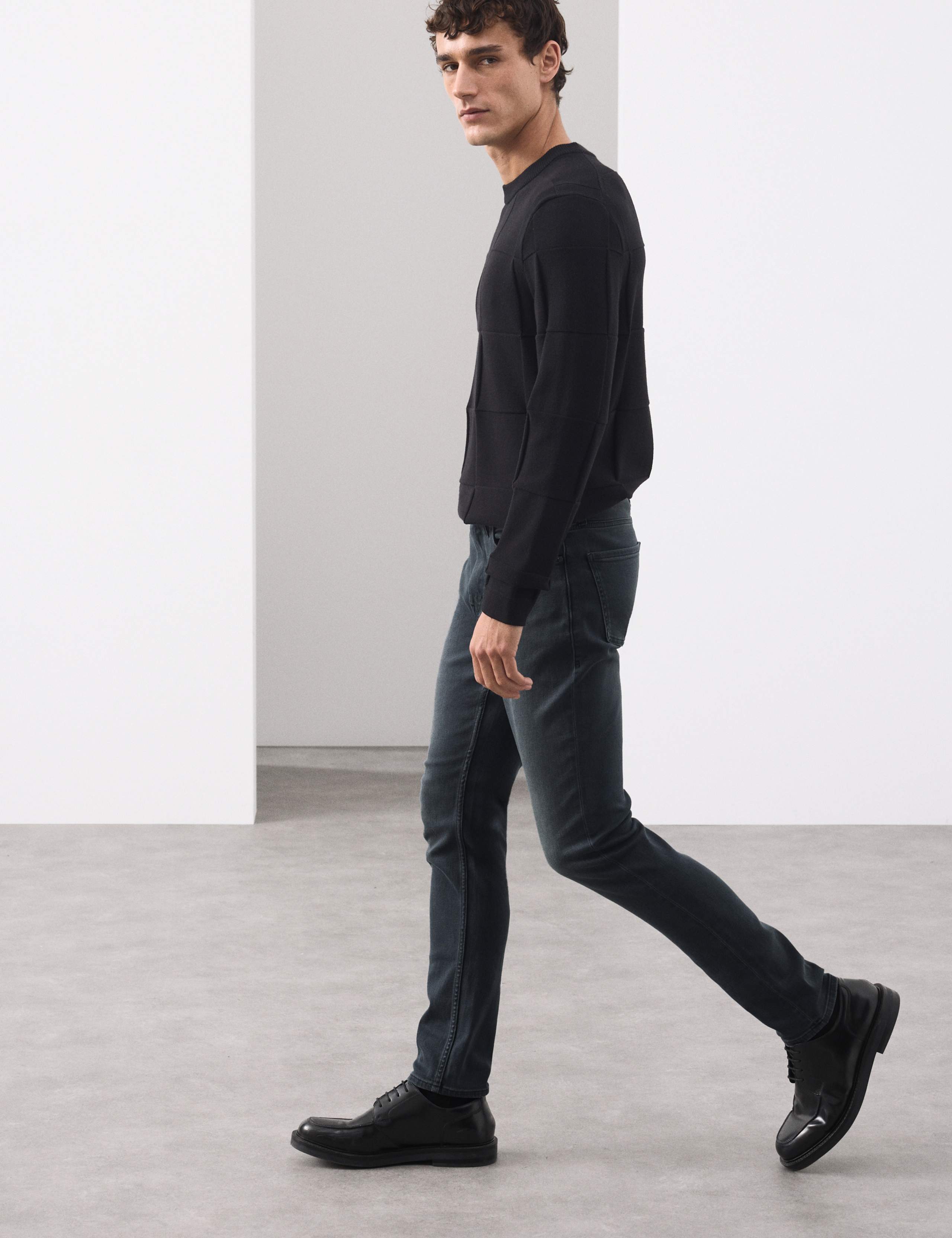 Slim Fit Italian Jeans 5 of 6