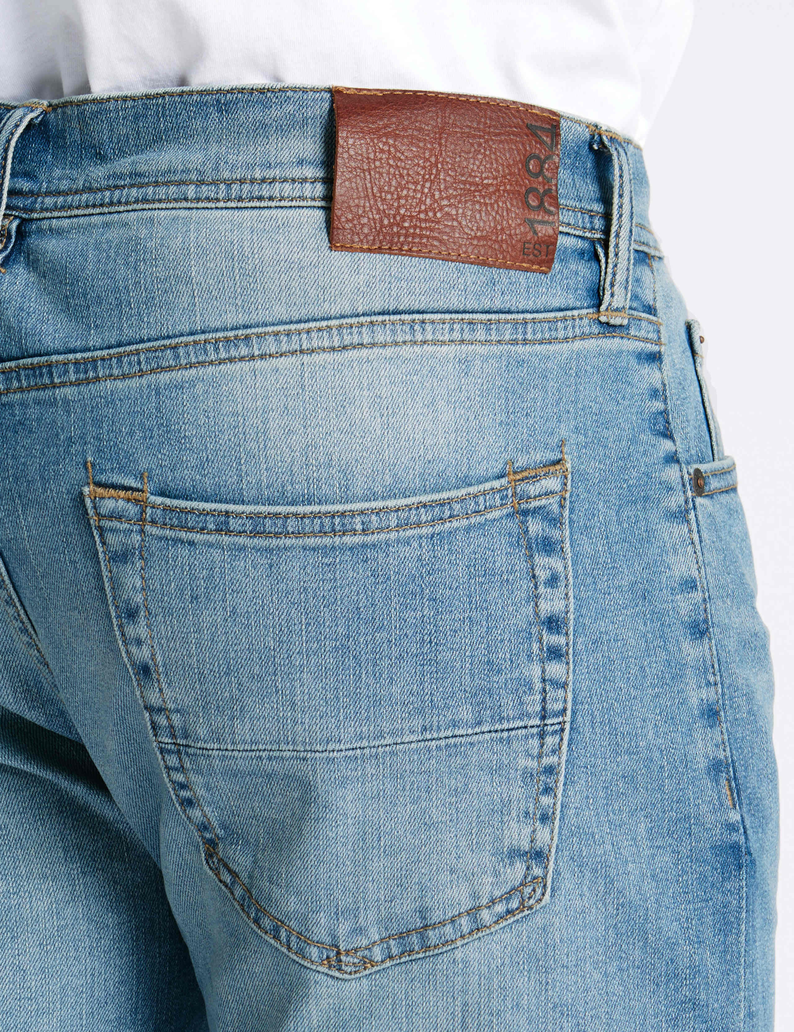 Tapered Fit Stretch Jeans 4 of 4